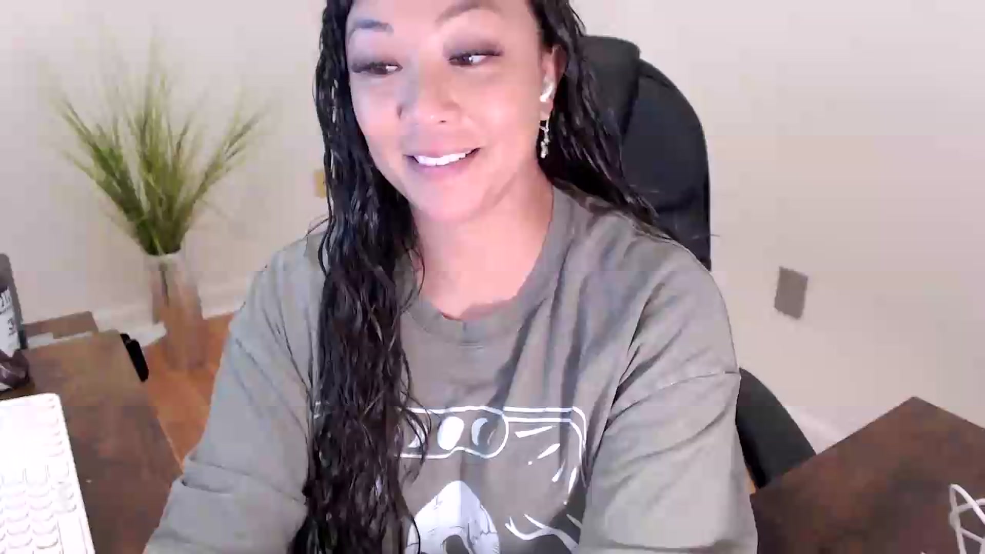 Gallery image thumbnail from CoconutCreme's myfreecams stream on, 08/07/2026, 18:33 image 1 of 20