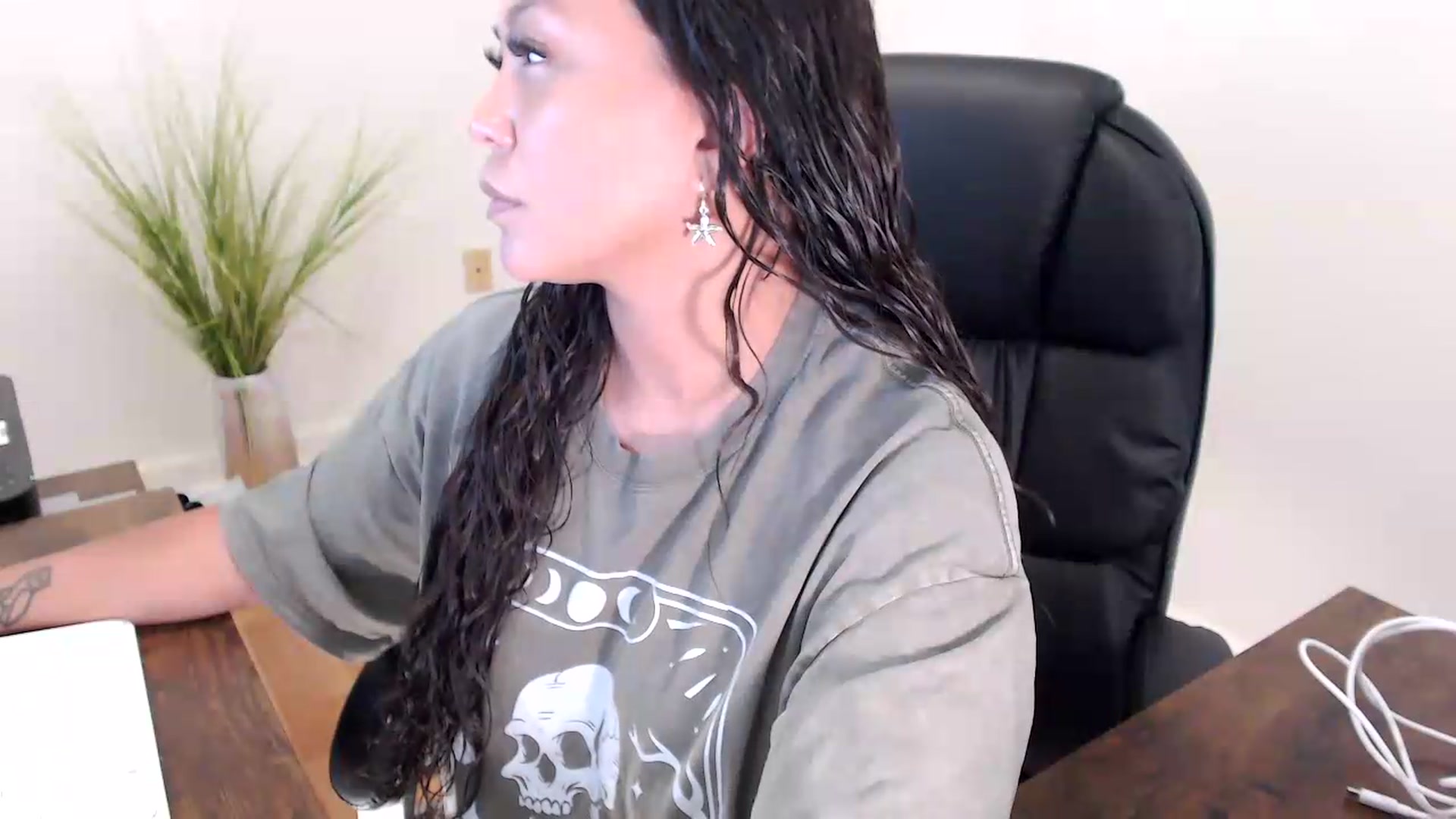 Gallery image thumbnail from CoconutCreme's myfreecams stream on, 08/07/2026, 20:35 image 16 of 20