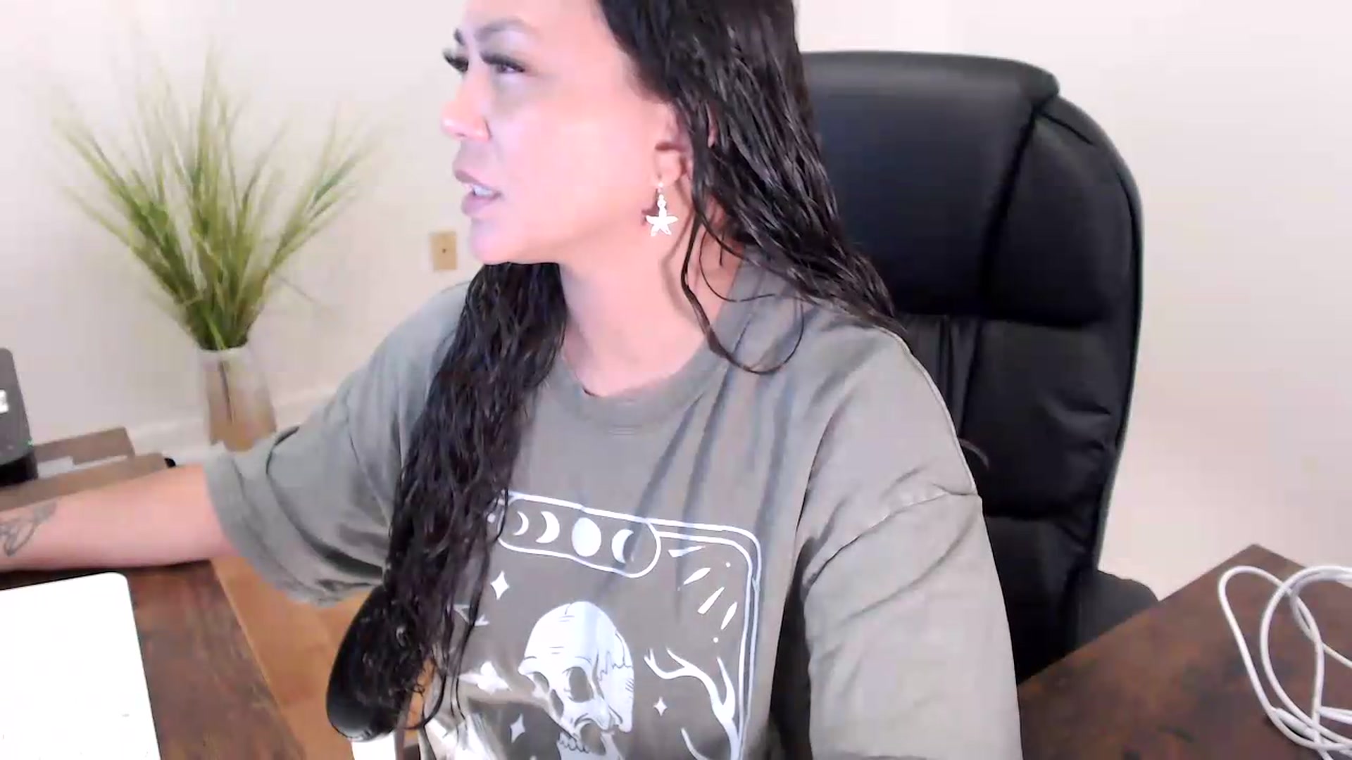 Gallery image thumbnail from CoconutCreme's myfreecams stream on, 08/07/2026, 20:35 image 4 of 20