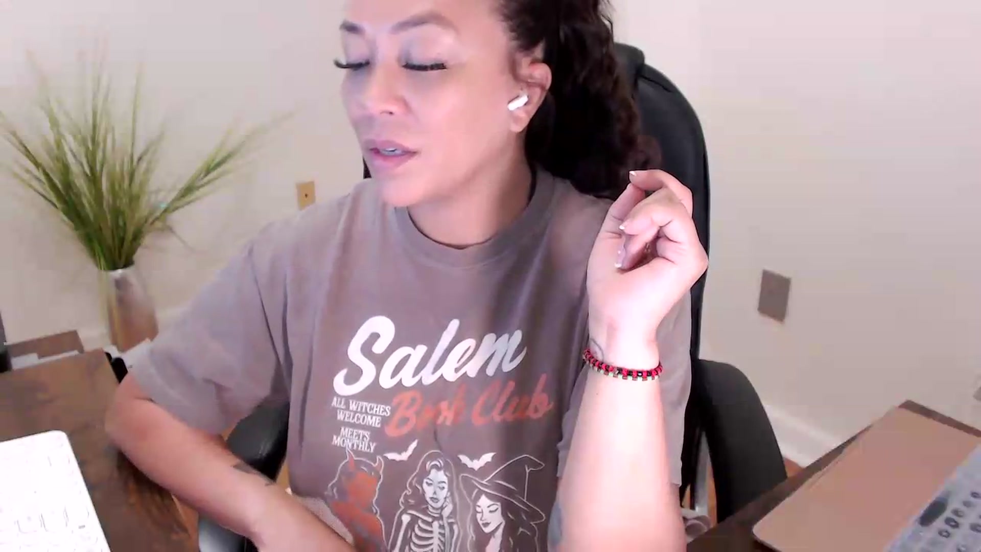 Gallery image thumbnail from CoconutCreme's myfreecams stream on, 08/10/2026, 14:52 image 8 of 20