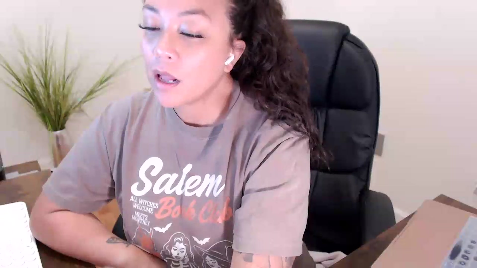 Gallery image thumbnail from CoconutCreme's myfreecams stream on, 08/10/2026, 17:32 image 20 of 20
