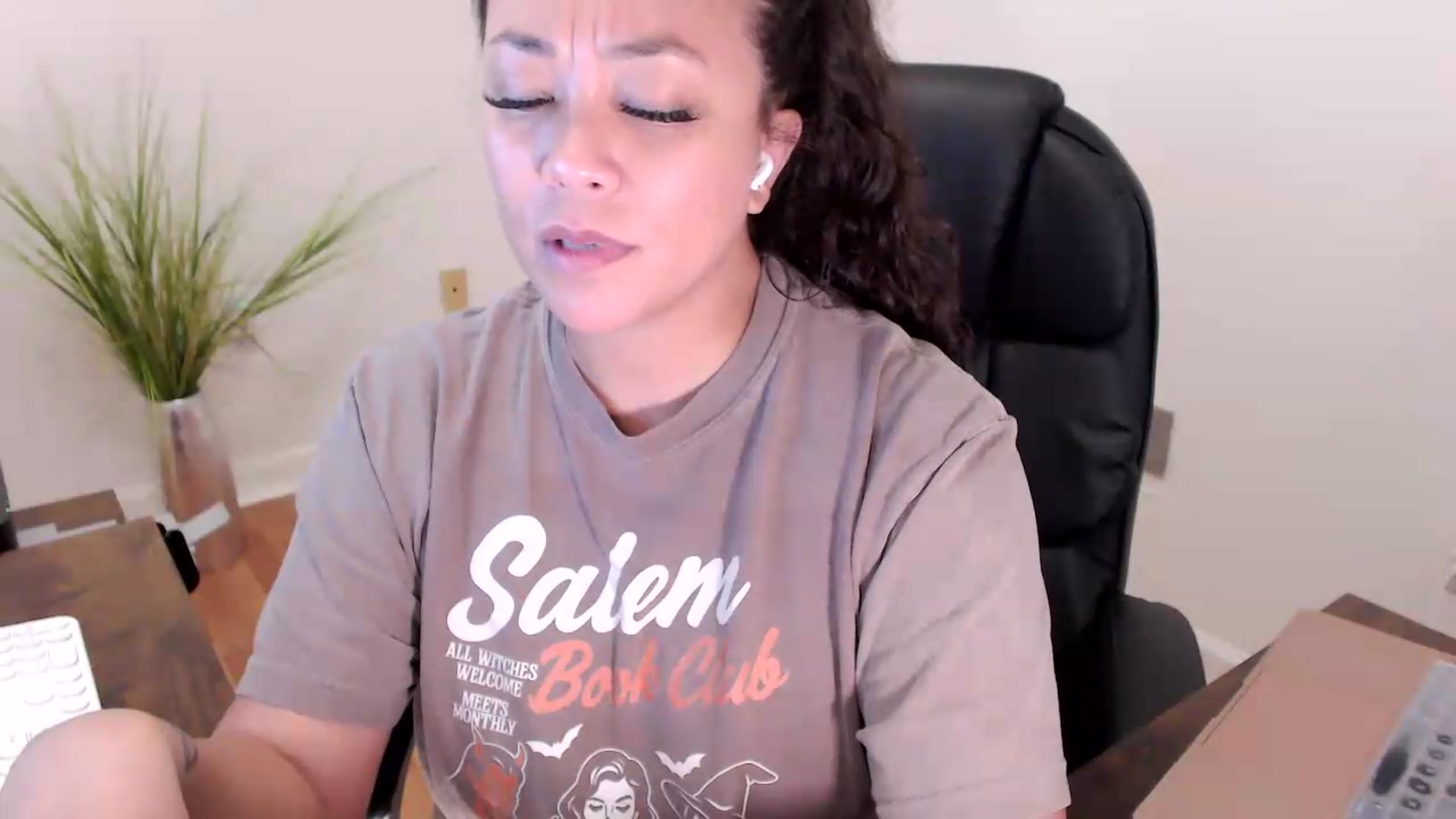 Gallery image thumbnail from CoconutCreme's myfreecams stream on, 08/10/2026, 17:32 image 5 of 20