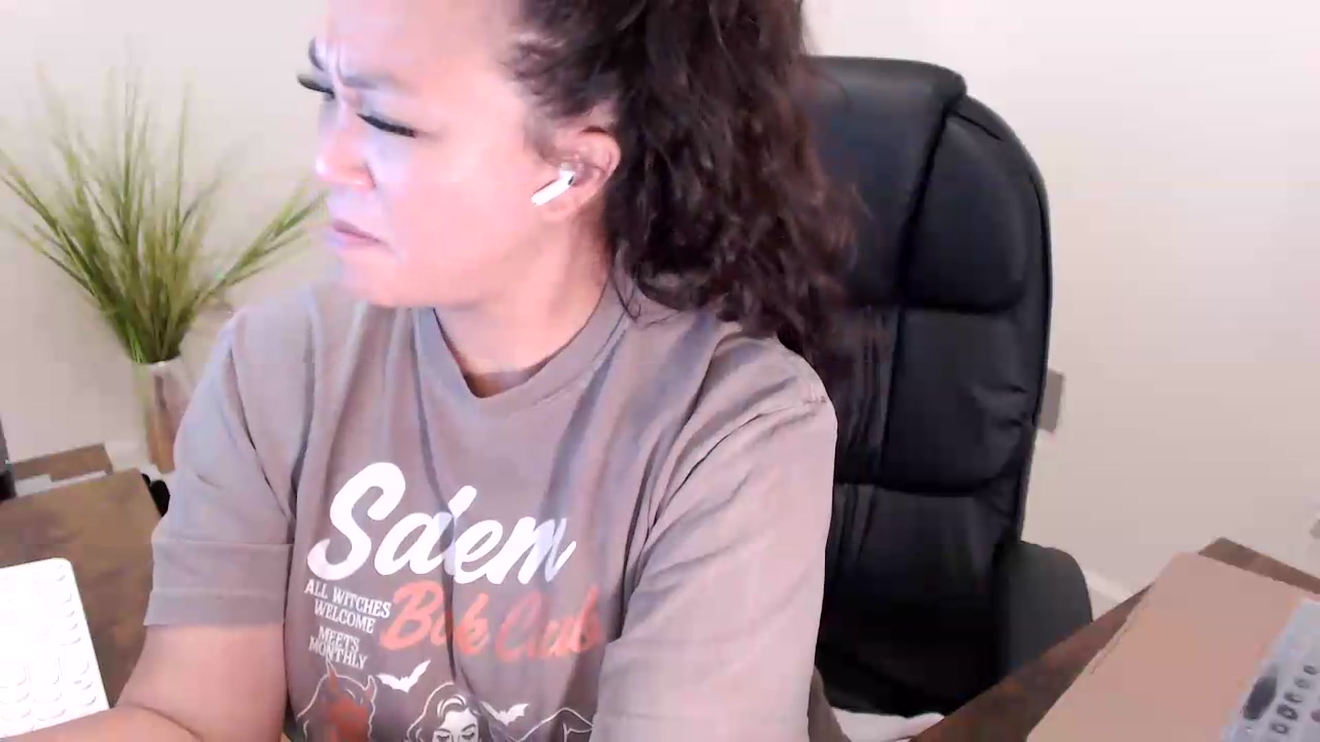 Gallery image thumbnail from CoconutCreme's myfreecams stream on, 08/10/2026, 17:32 image 8 of 20