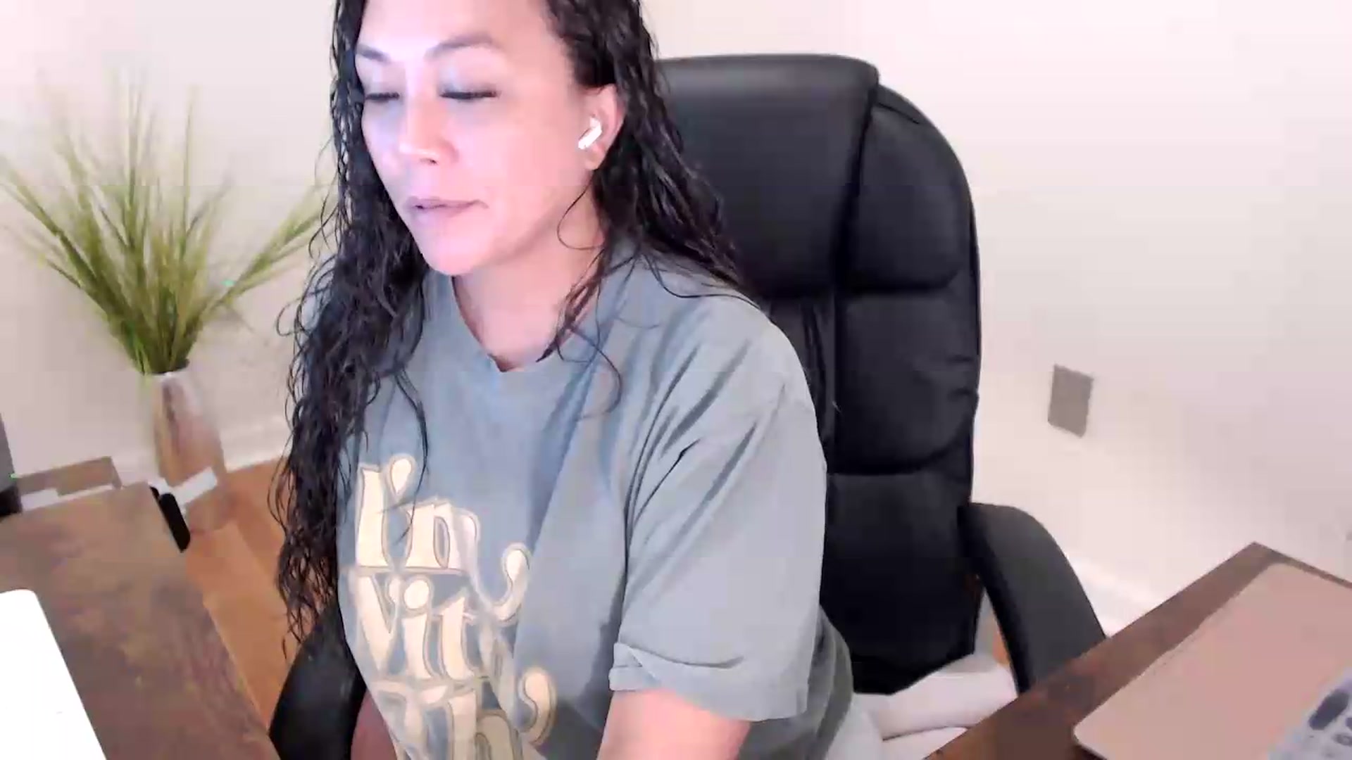 Gallery image thumbnail from CoconutCreme's myfreecams stream on, 08/11/2026, 16:23 image 14 of 20