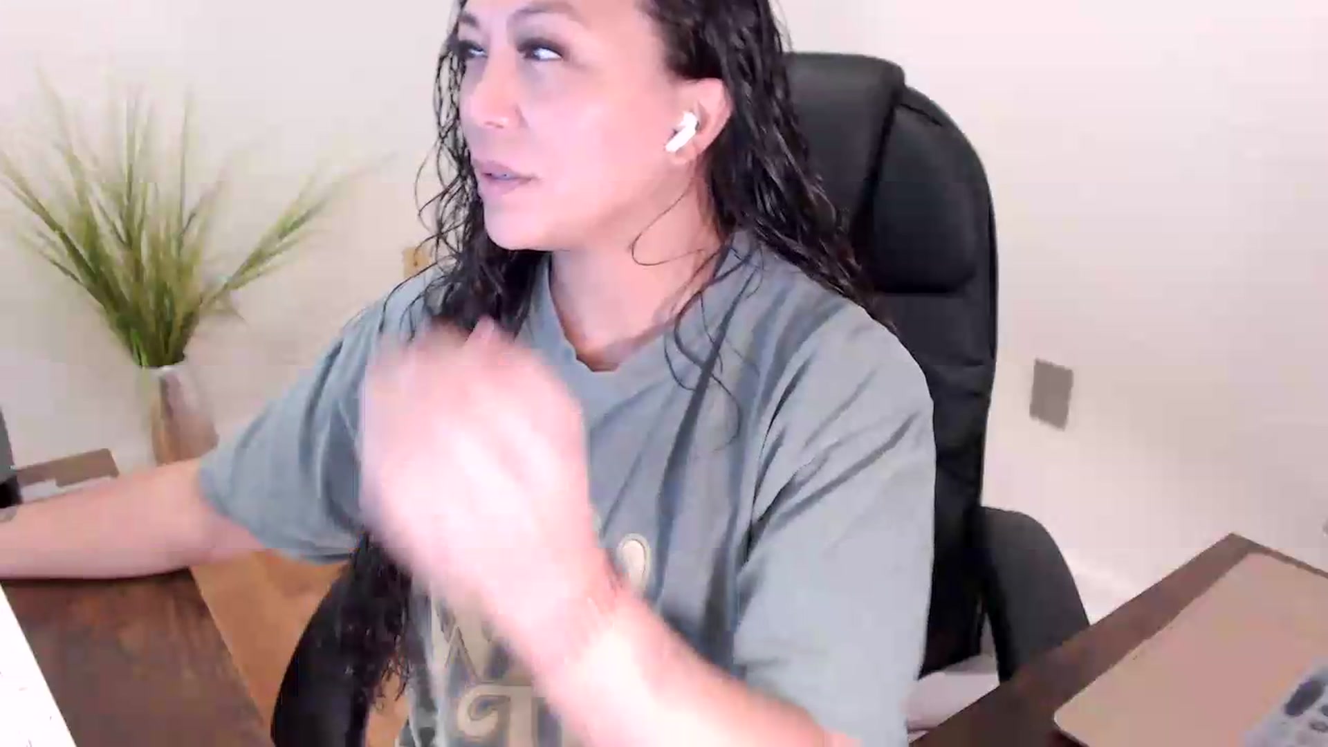 Gallery image thumbnail from CoconutCreme's myfreecams stream on, 08/11/2026, 16:23 image 8 of 20