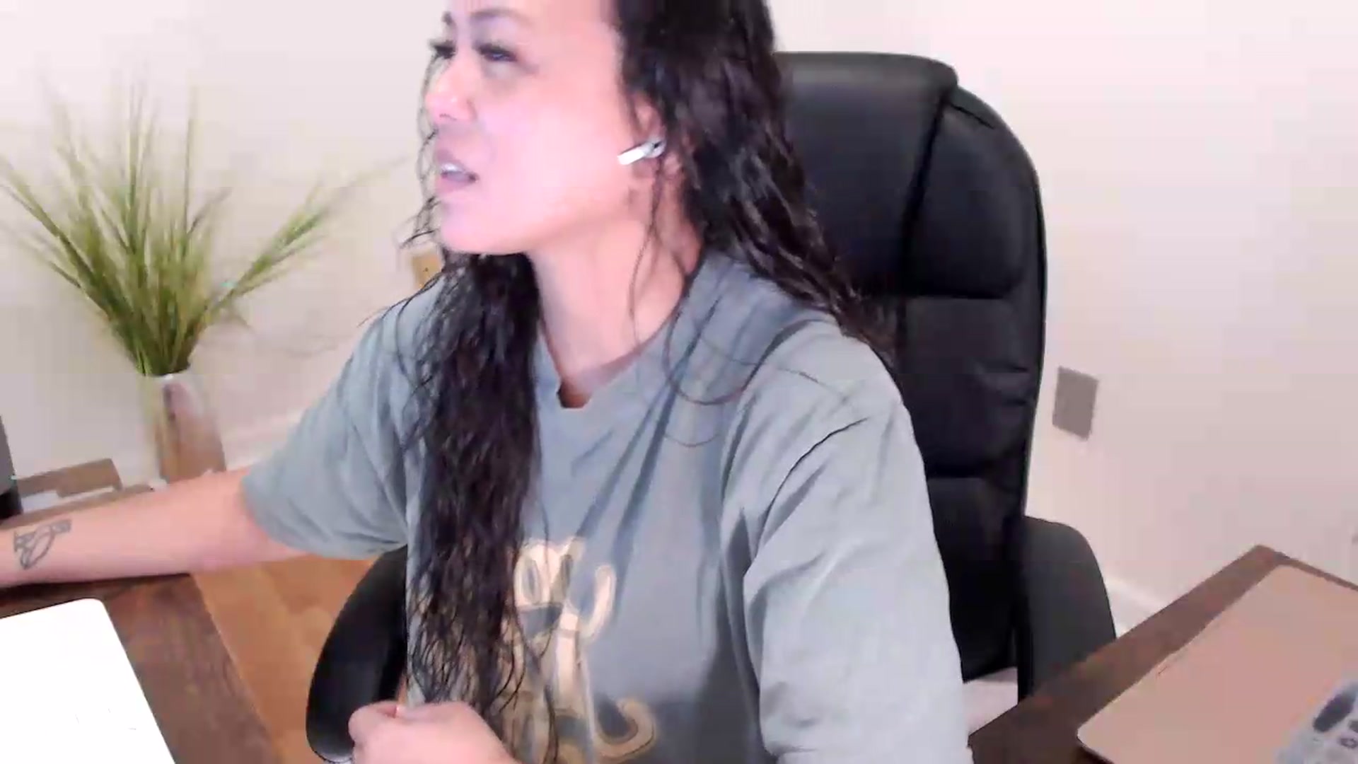 Gallery image thumbnail from CoconutCreme's myfreecams stream on, 08/11/2026, 16:23 image 3 of 20