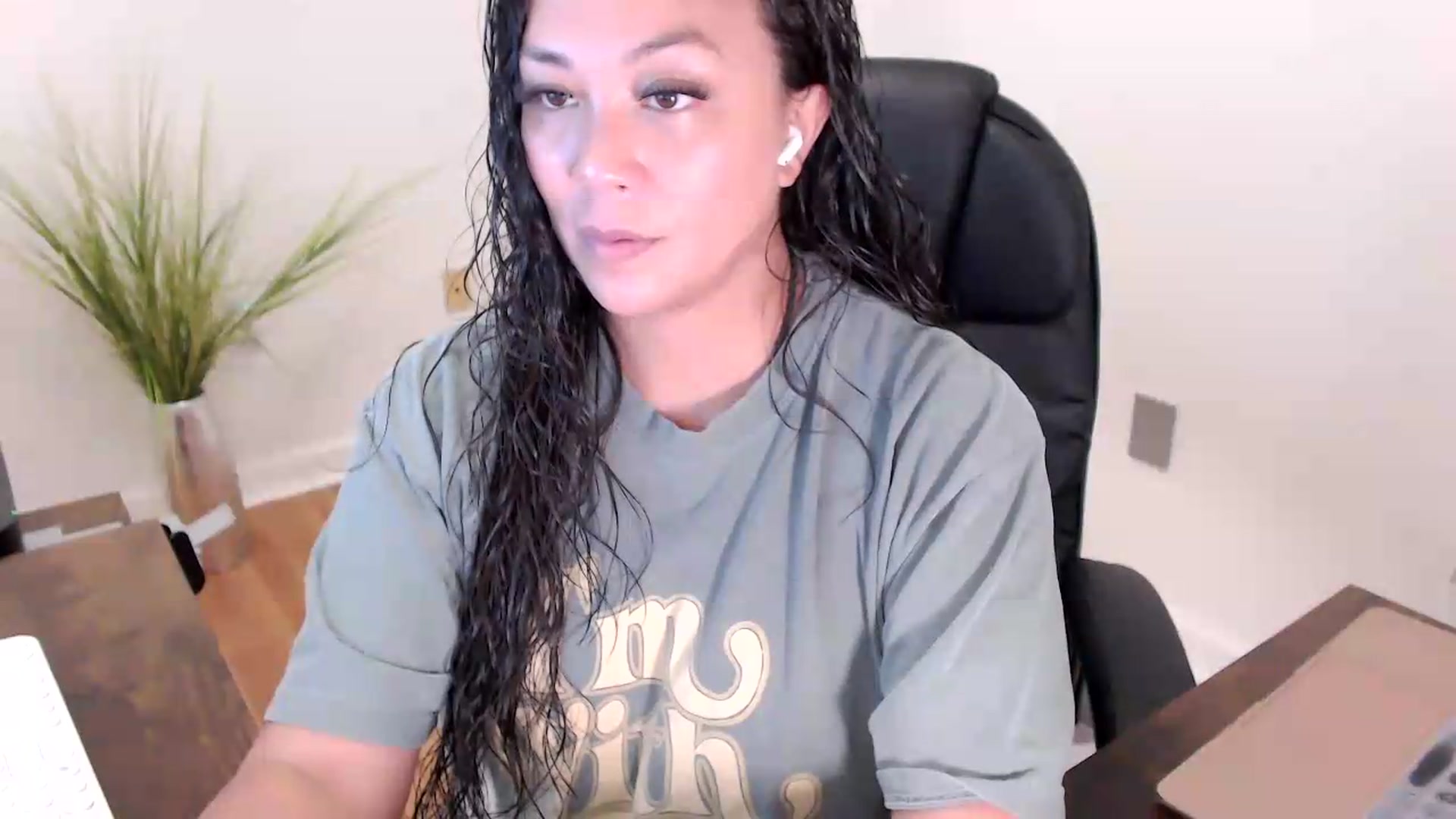 Gallery image thumbnail from CoconutCreme's myfreecams stream on, 08/11/2026, 16:23 image 19 of 20