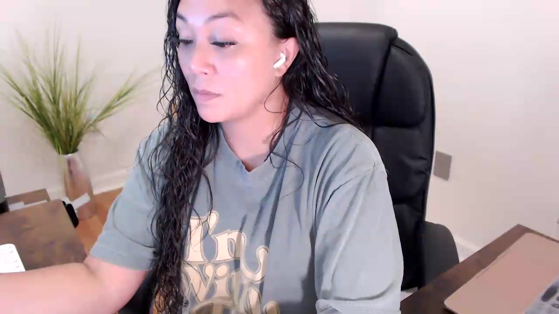 Gallery image thumbnail from CoconutCreme's myfreecams stream on, 08/11/2026, 16:23 image 16 of 20
