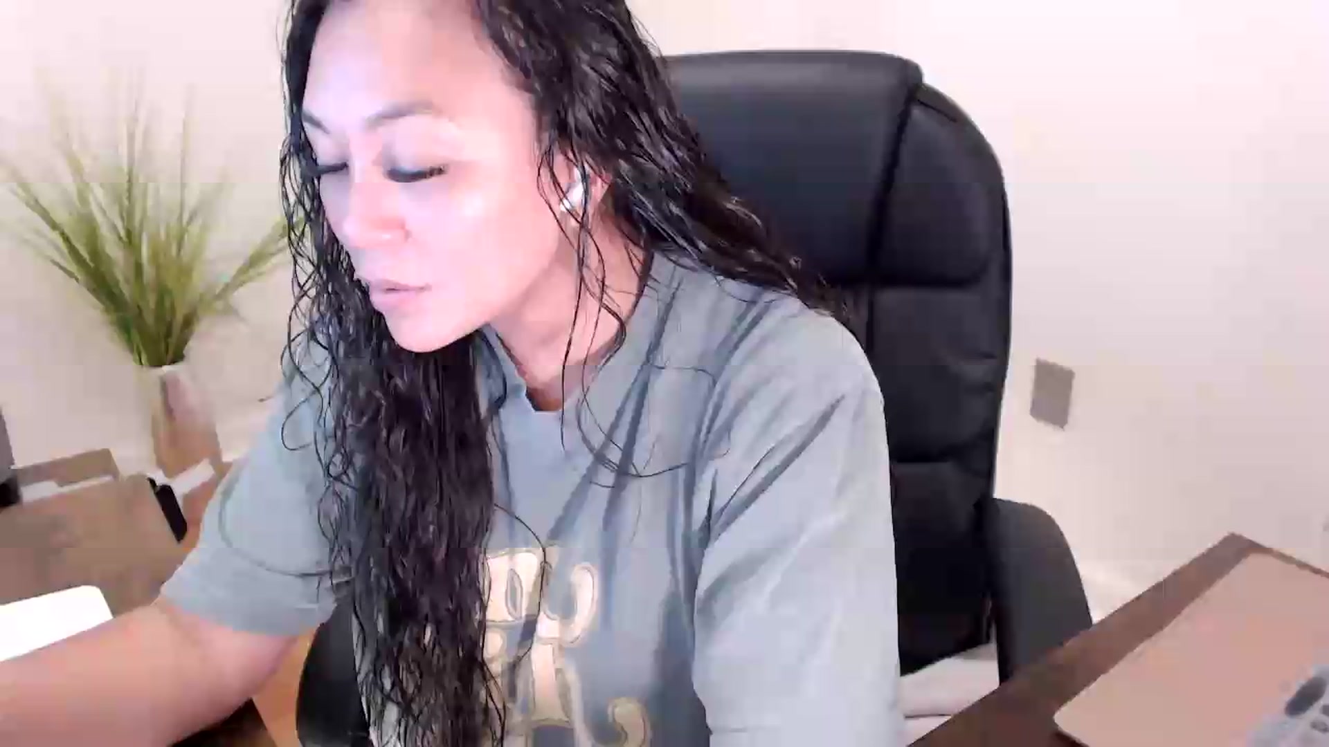 Gallery image thumbnail from CoconutCreme's myfreecams stream on, 08/11/2026, 16:23 image 4 of 20
