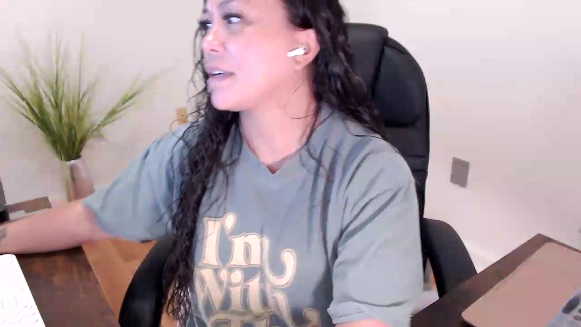 Gallery image thumbnail from CoconutCreme's myfreecams stream on, 08/11/2026, 16:23 image 13 of 20