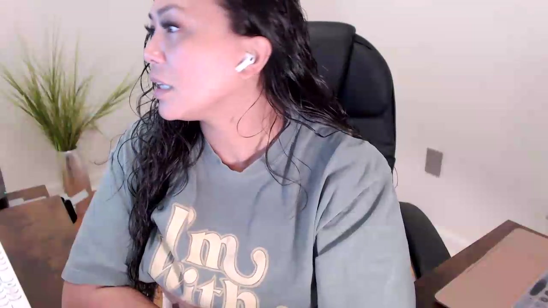 Gallery image thumbnail from CoconutCreme's myfreecams stream on, 08/11/2026, 16:23 image 7 of 20
