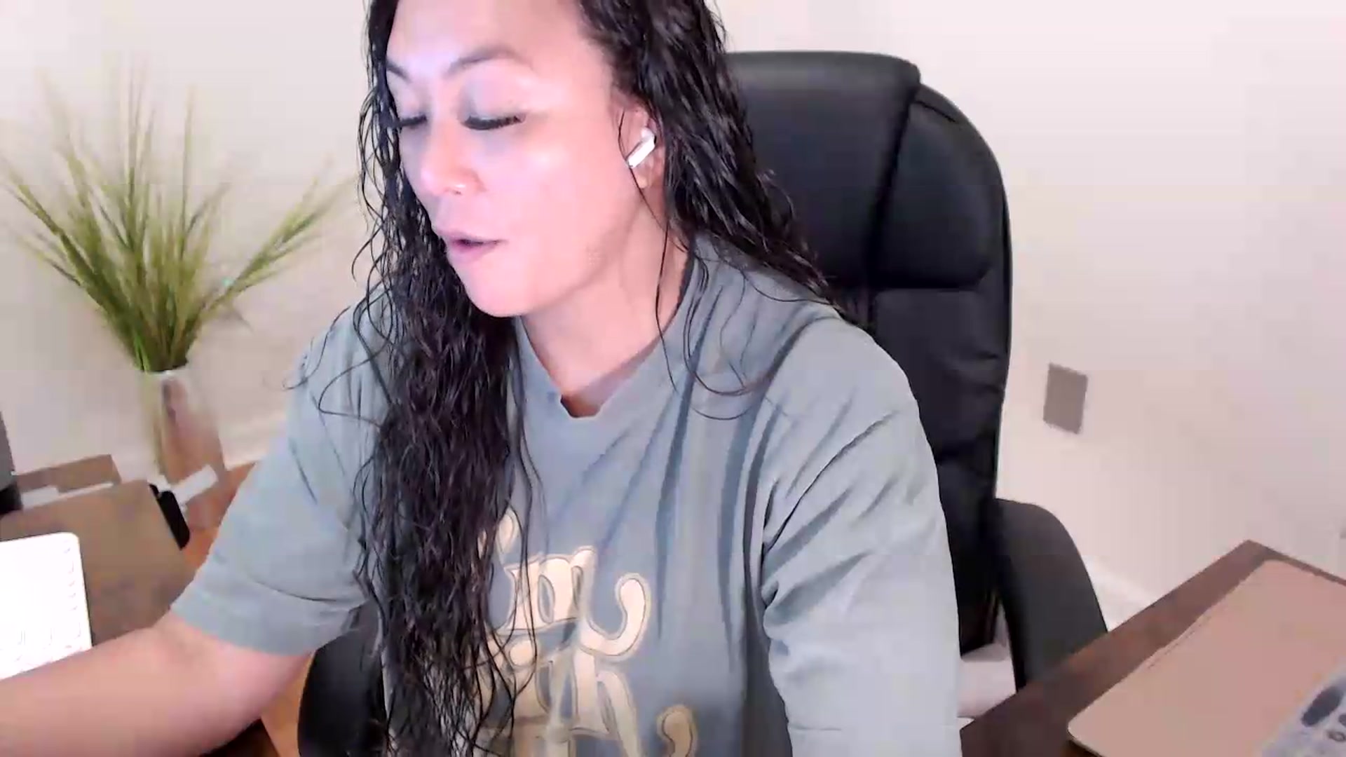 Gallery image thumbnail from CoconutCreme's myfreecams stream on, 08/11/2026, 16:23 image 2 of 20