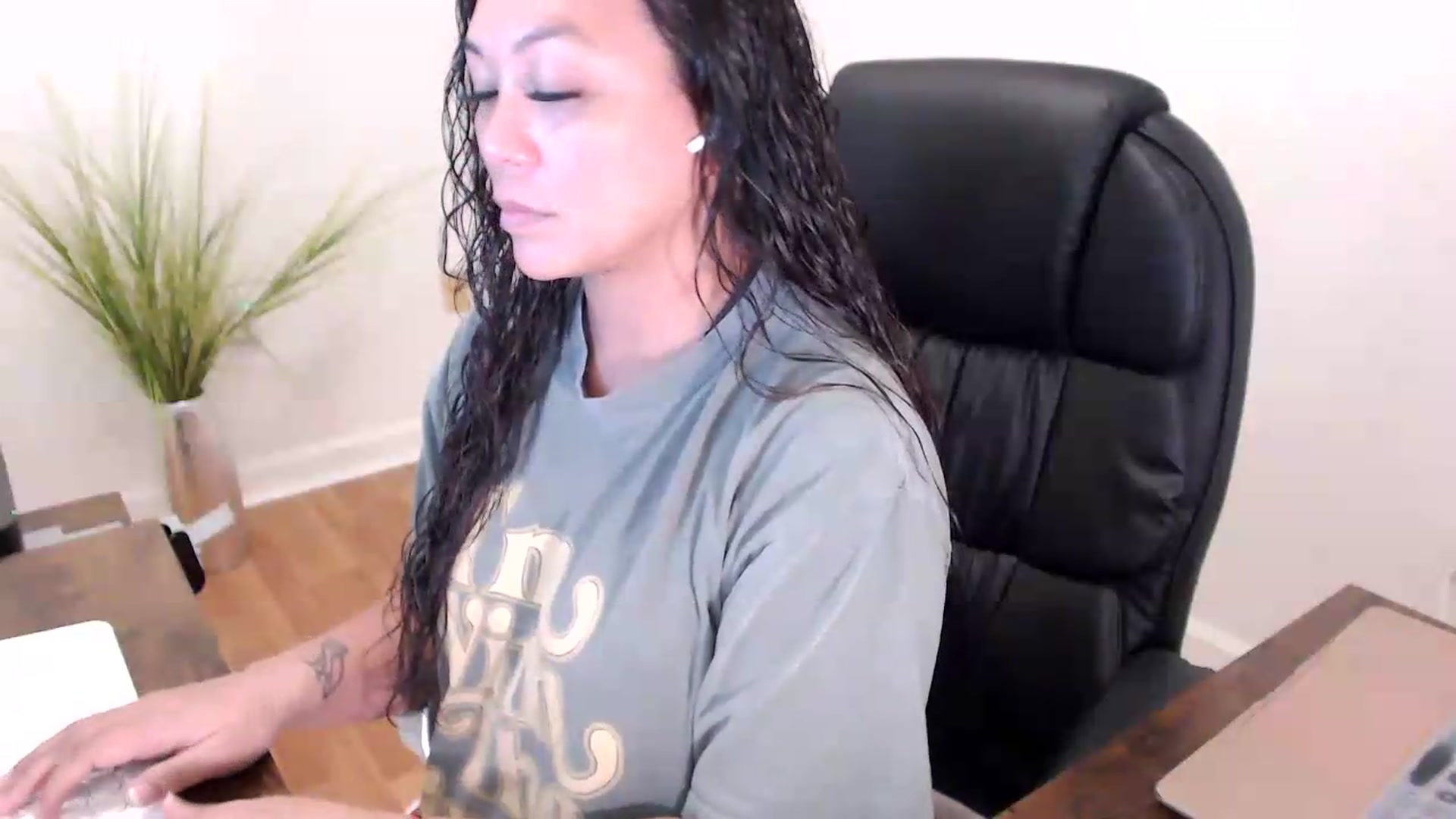 Gallery image thumbnail from CoconutCreme's myfreecams stream on, 08/11/2026, 18:08 image 6 of 20