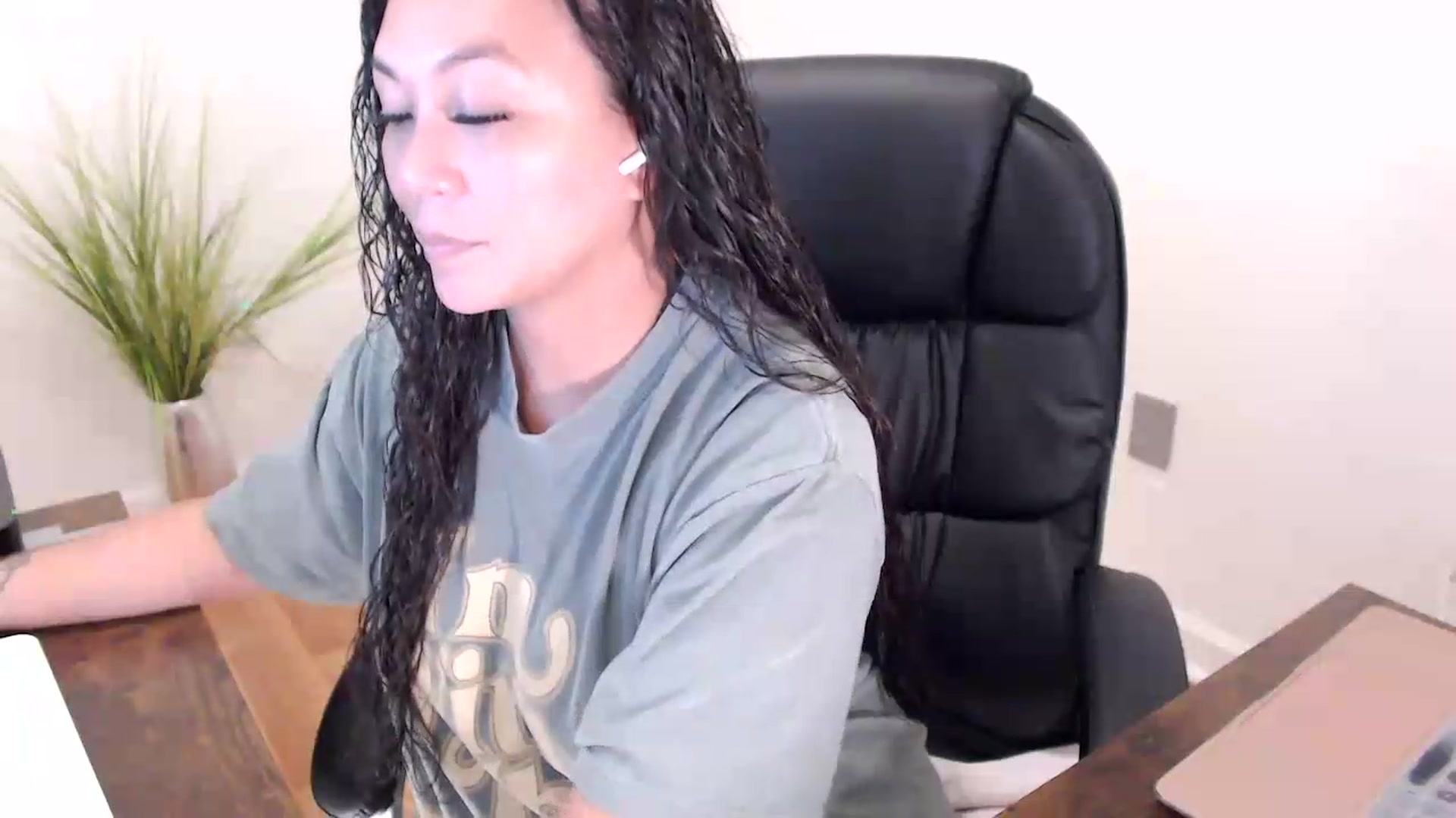 Gallery image thumbnail from CoconutCreme's myfreecams stream on, 08/11/2026, 18:08 image 3 of 20