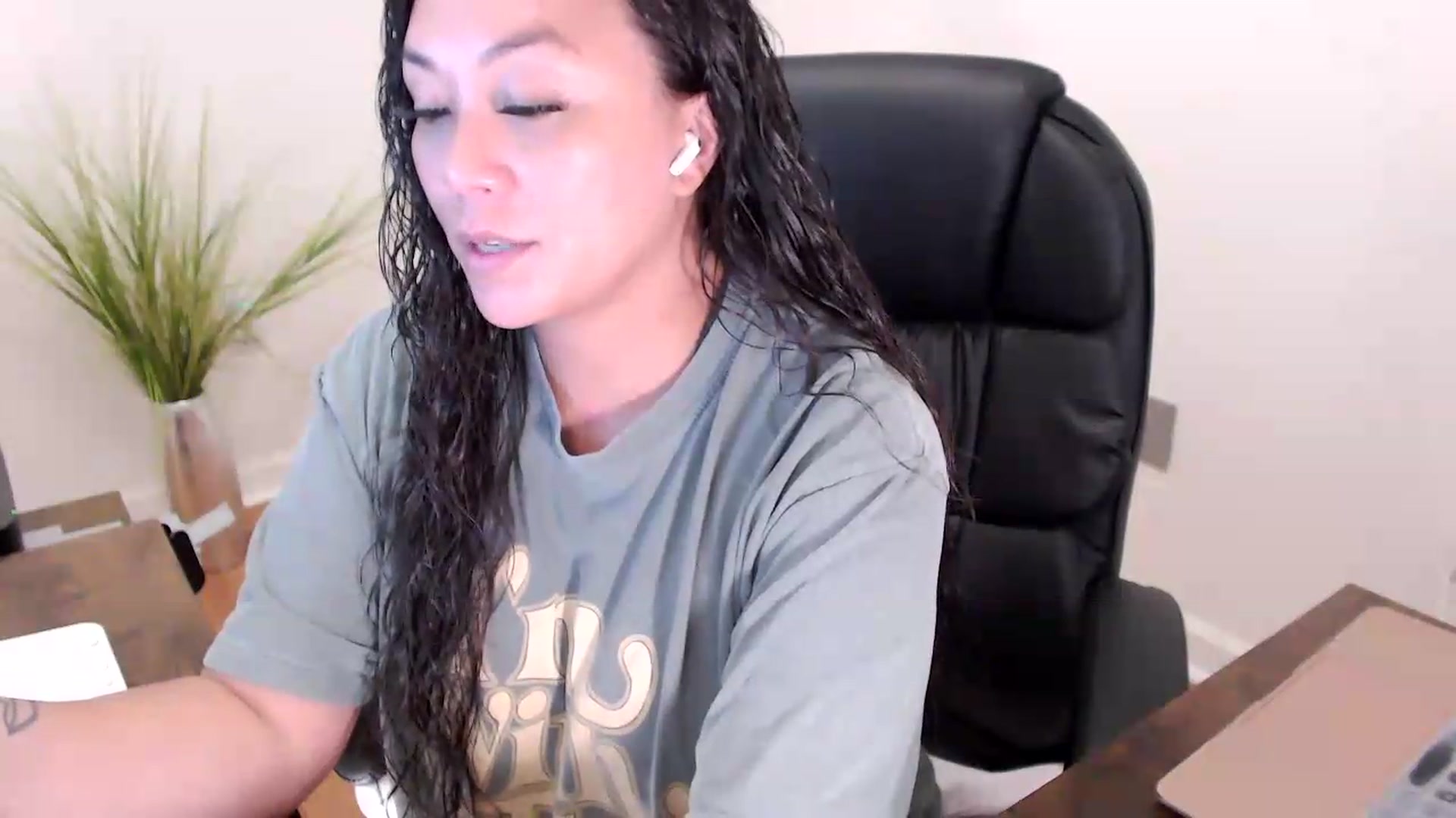 Gallery image thumbnail from CoconutCreme's myfreecams stream on, 08/11/2026, 18:08 image 12 of 20
