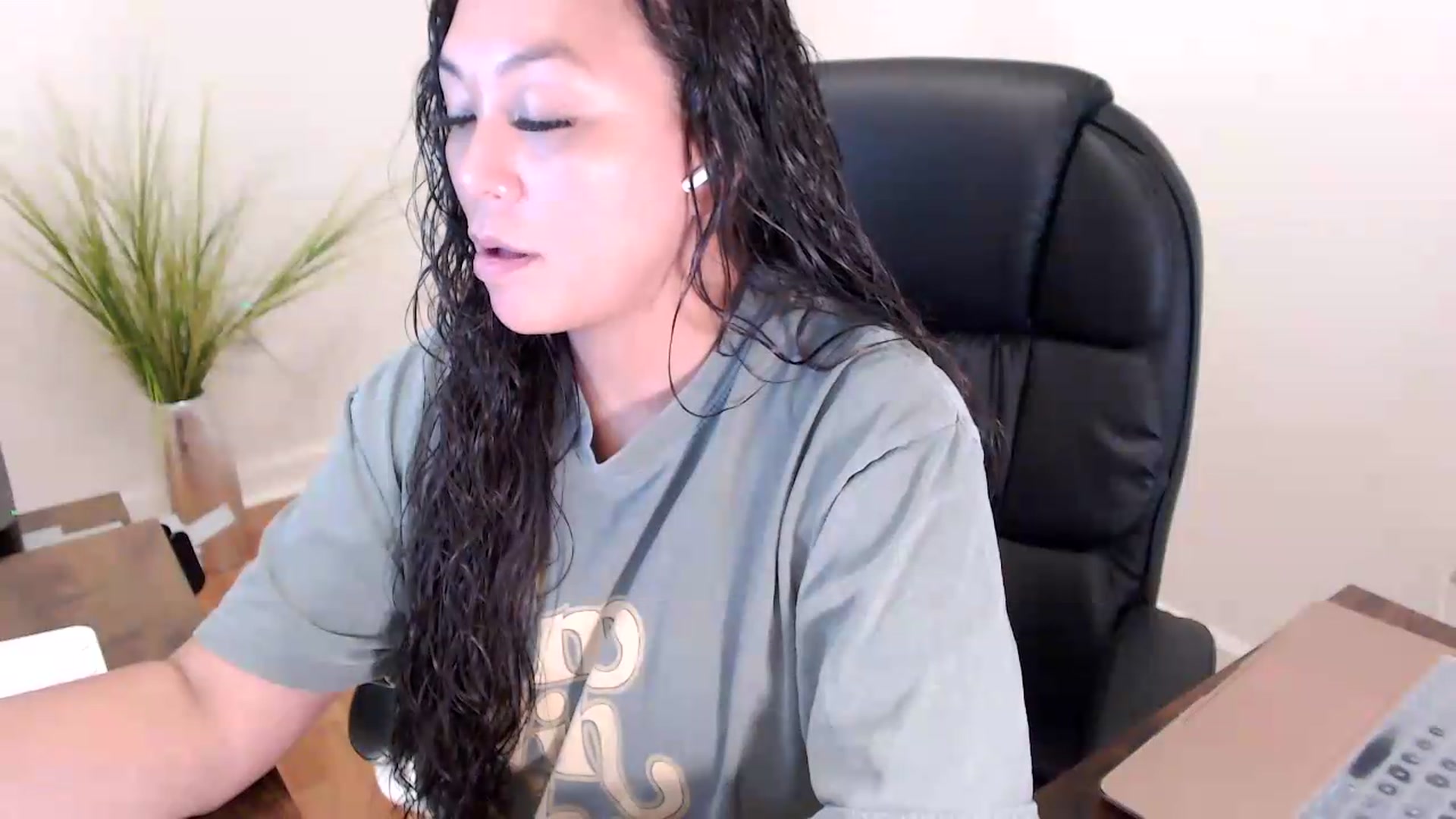 Gallery image thumbnail from CoconutCreme's myfreecams stream on, 08/11/2026, 18:57 image 15 of 20