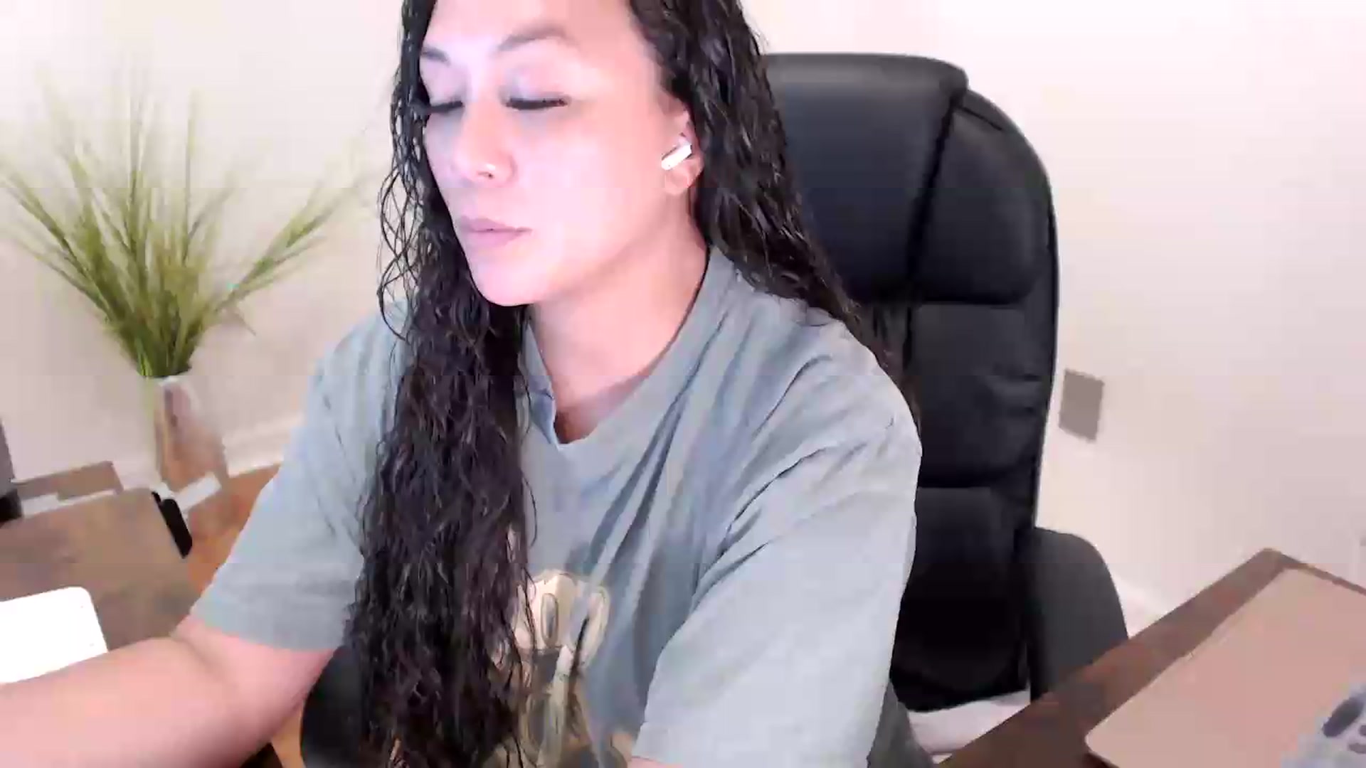 Gallery image thumbnail from CoconutCreme's myfreecams stream on, 08/11/2026, 18:57 image 1 of 20