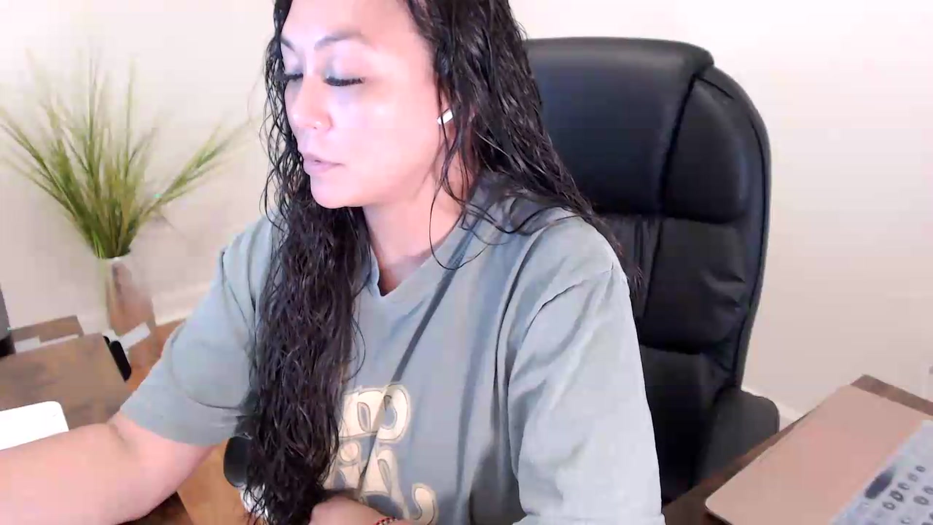 Gallery image thumbnail from CoconutCreme's myfreecams stream on, 08/11/2026, 18:57 image 14 of 20