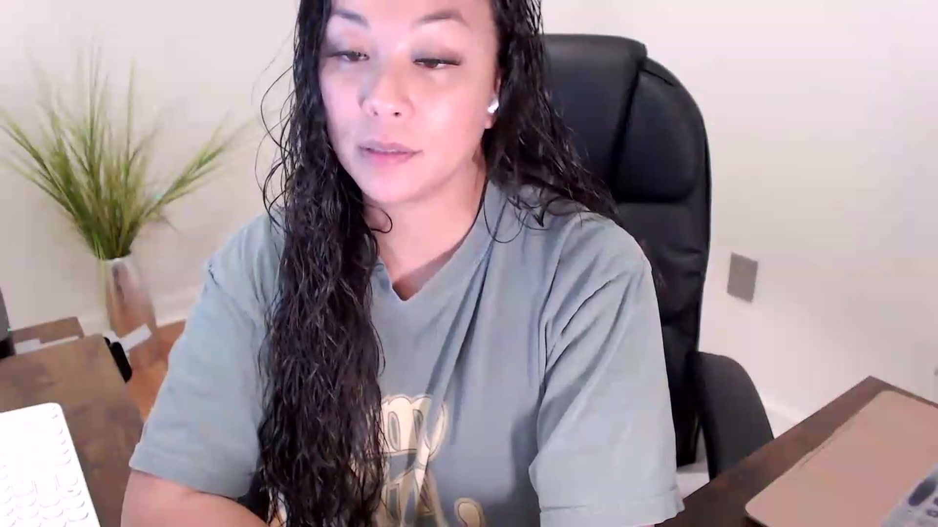 Gallery image thumbnail from CoconutCreme's myfreecams stream on, 08/11/2026, 18:57 image 4 of 20