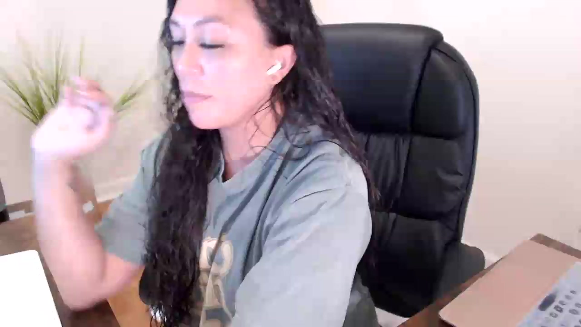 Gallery image thumbnail from CoconutCreme's myfreecams stream on, 08/11/2026, 18:57 image 16 of 20