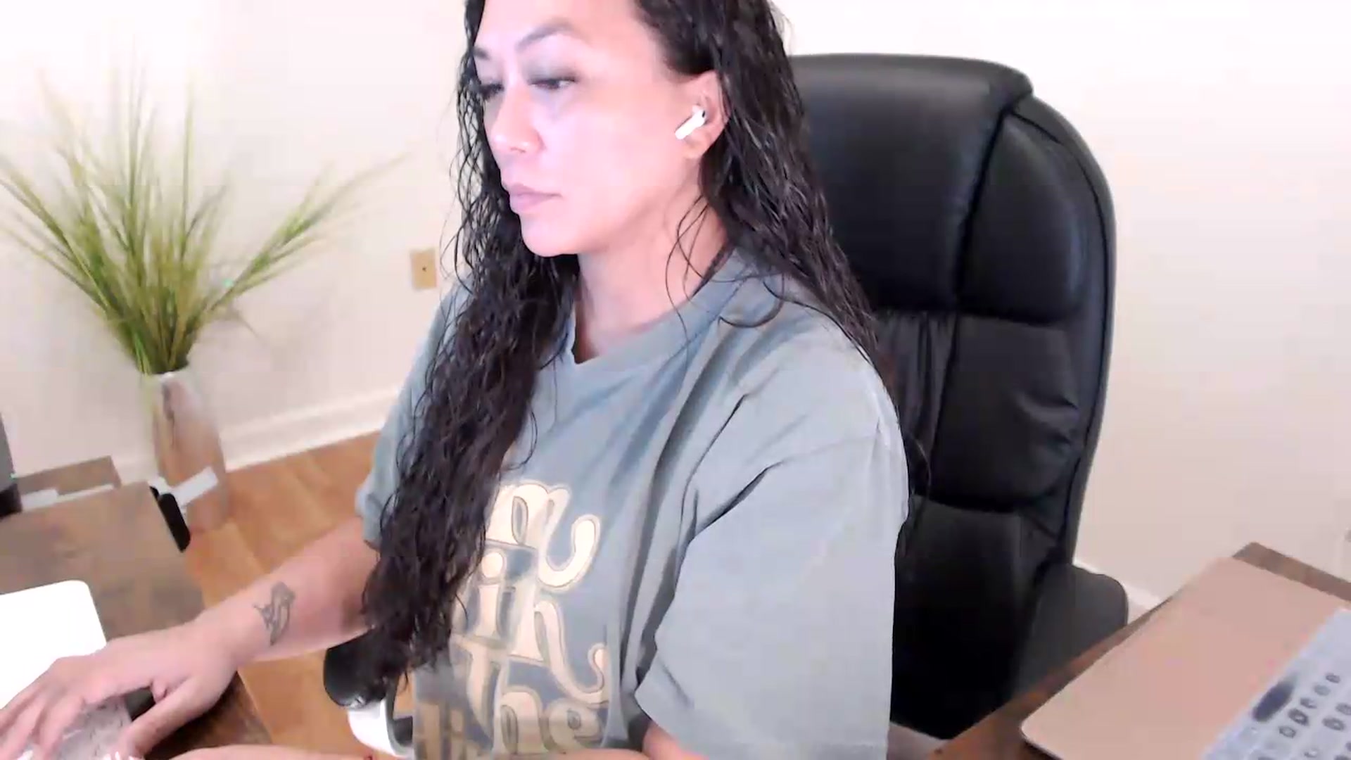 Gallery image thumbnail from CoconutCreme's myfreecams stream on, 08/11/2026, 18:57 image 18 of 20