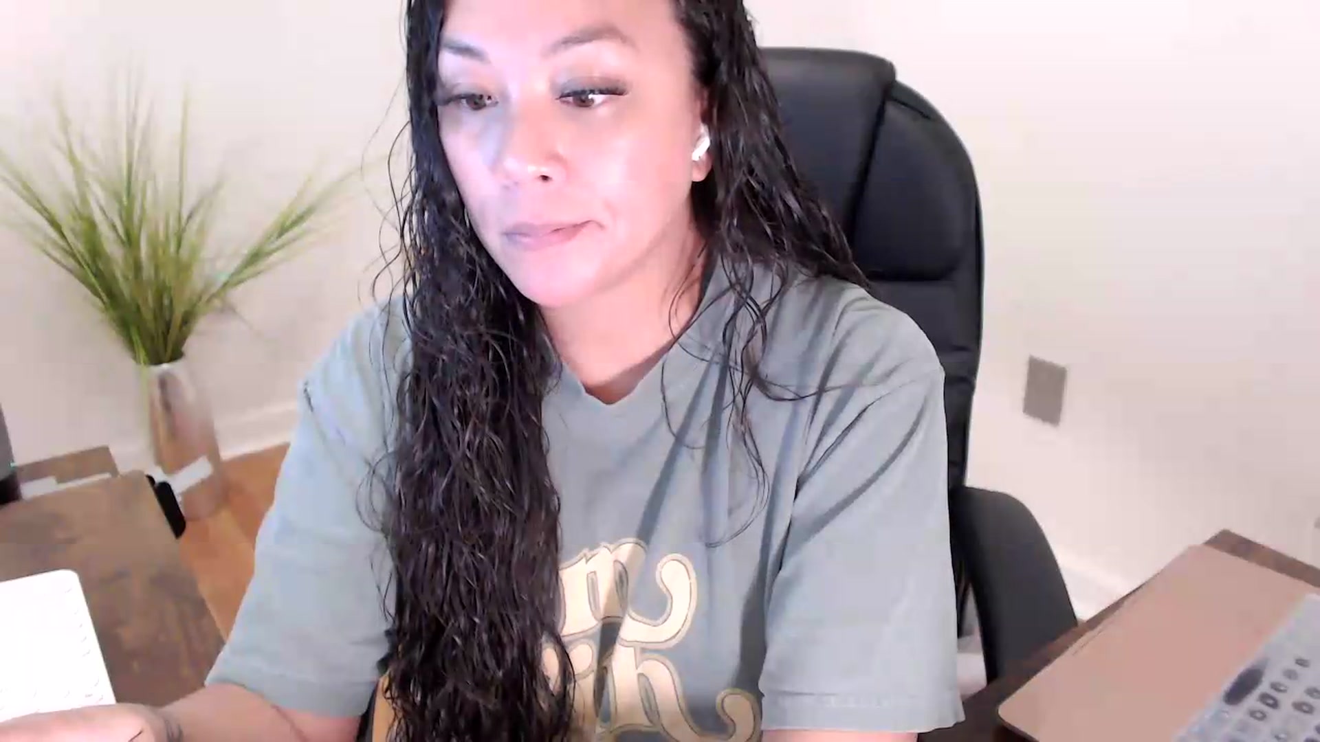 Gallery image thumbnail from CoconutCreme's myfreecams stream on, 08/11/2026, 19:25 image 6 of 20
