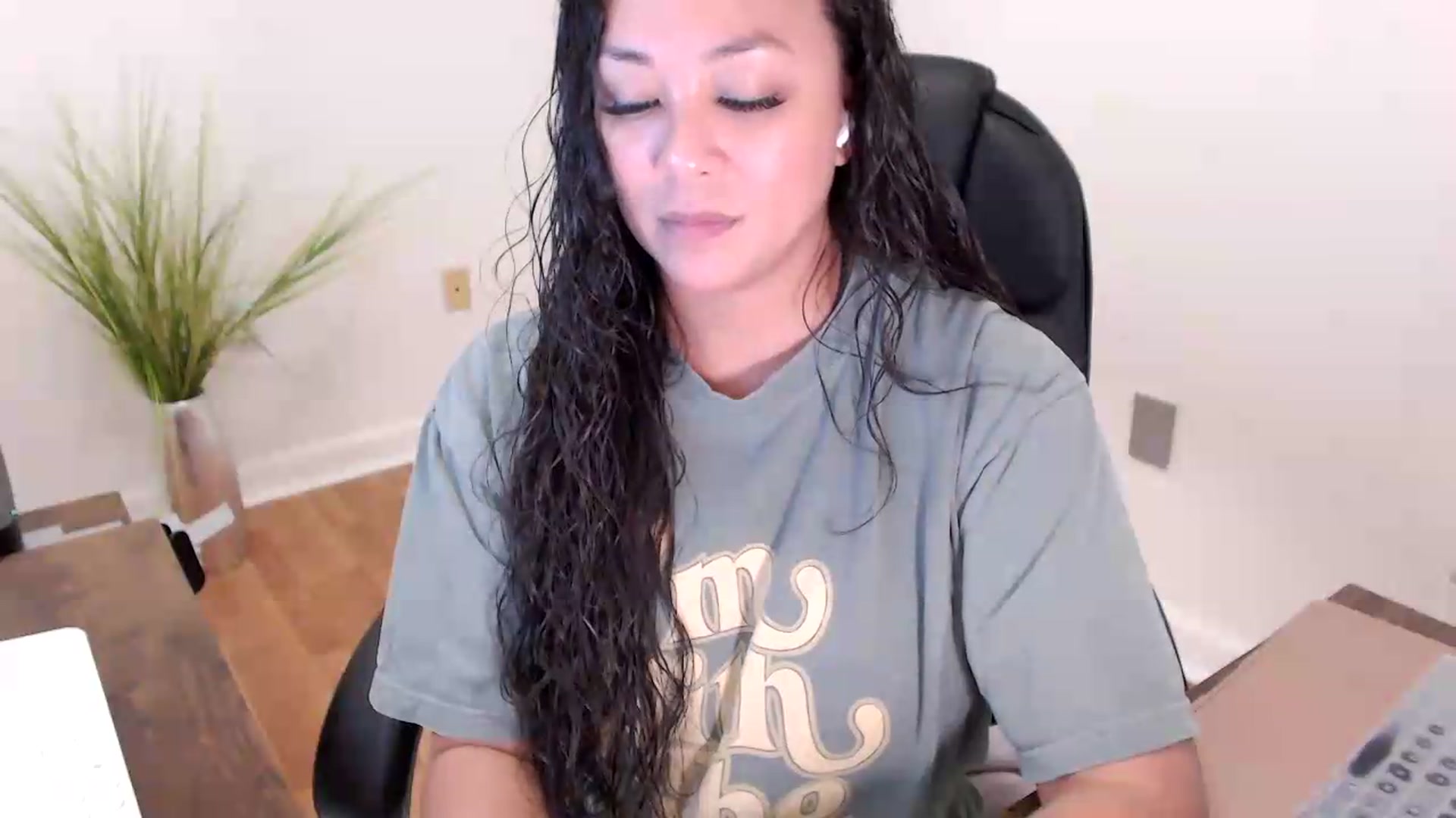 Gallery image thumbnail from CoconutCreme's myfreecams stream on, 08/11/2026, 19:25 image 8 of 20