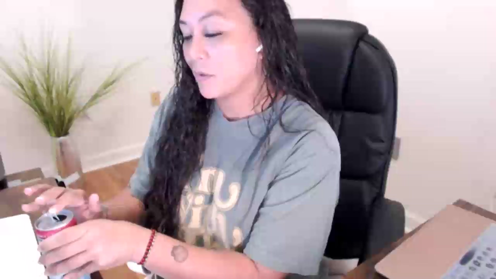 Gallery image thumbnail from CoconutCreme's myfreecams stream on, 08/11/2026, 19:25 image 1 of 20