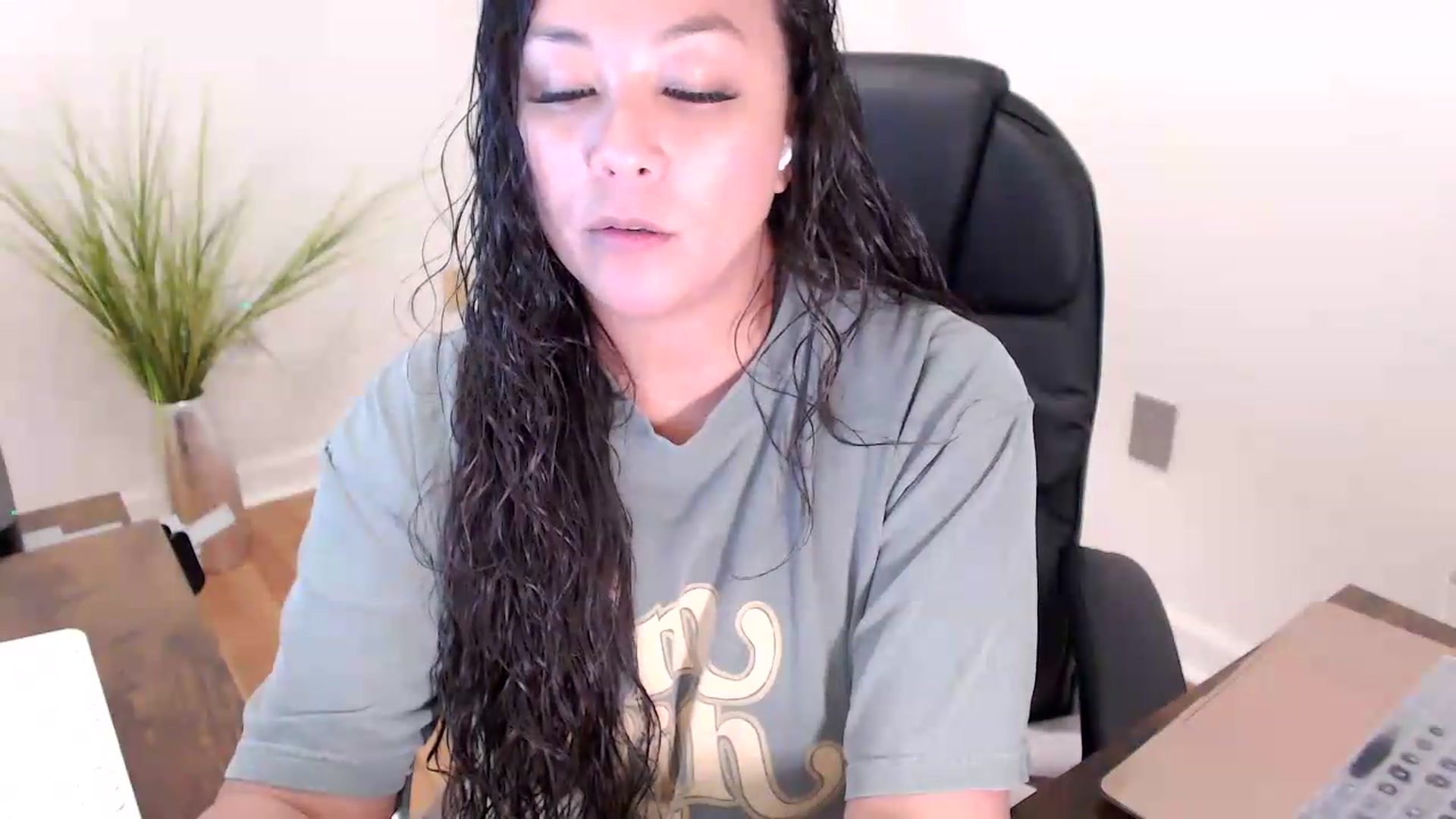 Gallery image thumbnail from CoconutCreme's myfreecams stream on, 08/11/2026, 19:25 image 9 of 20