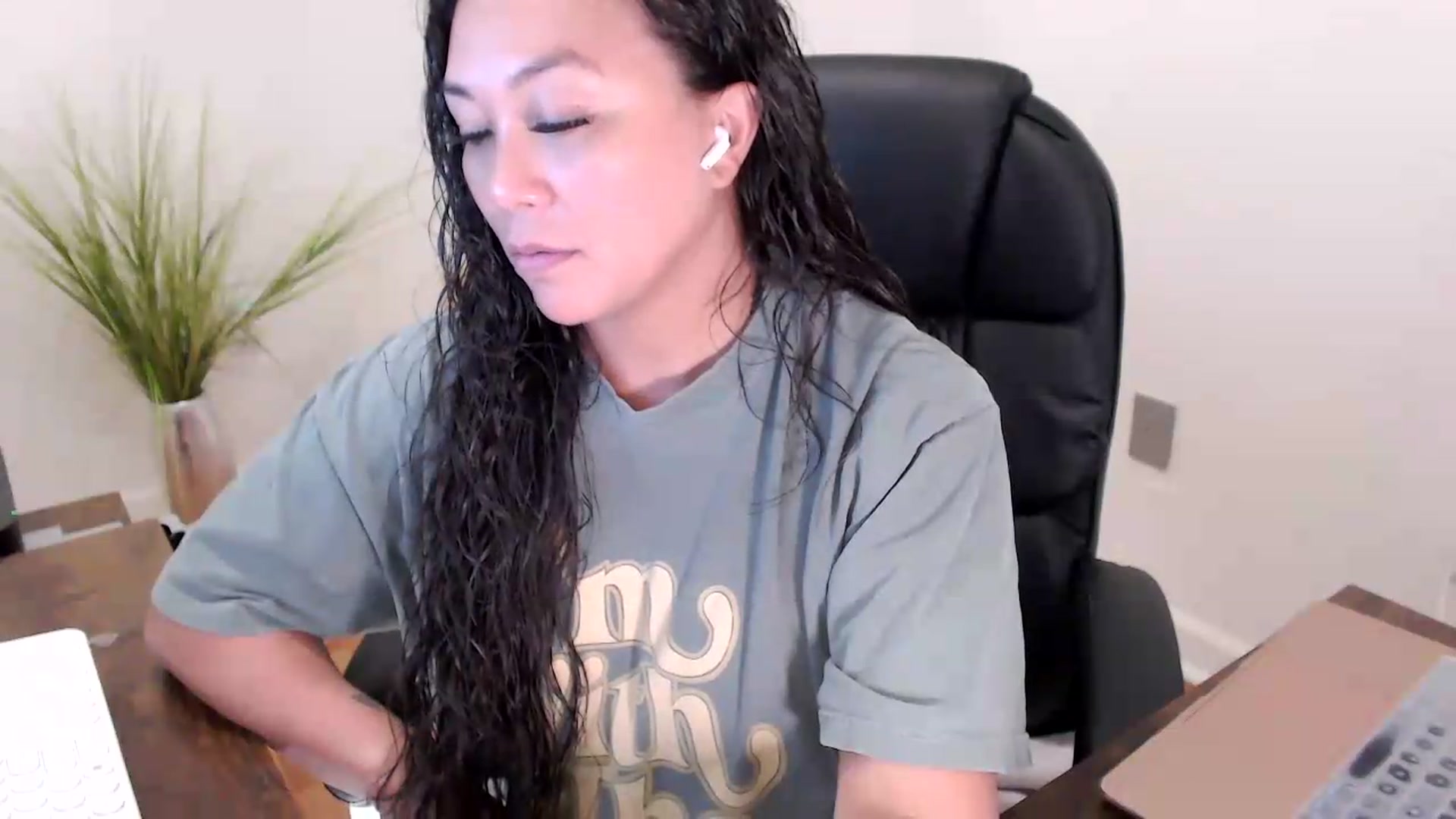 Gallery image thumbnail from CoconutCreme's myfreecams stream on, 08/11/2026, 19:25 image 19 of 20