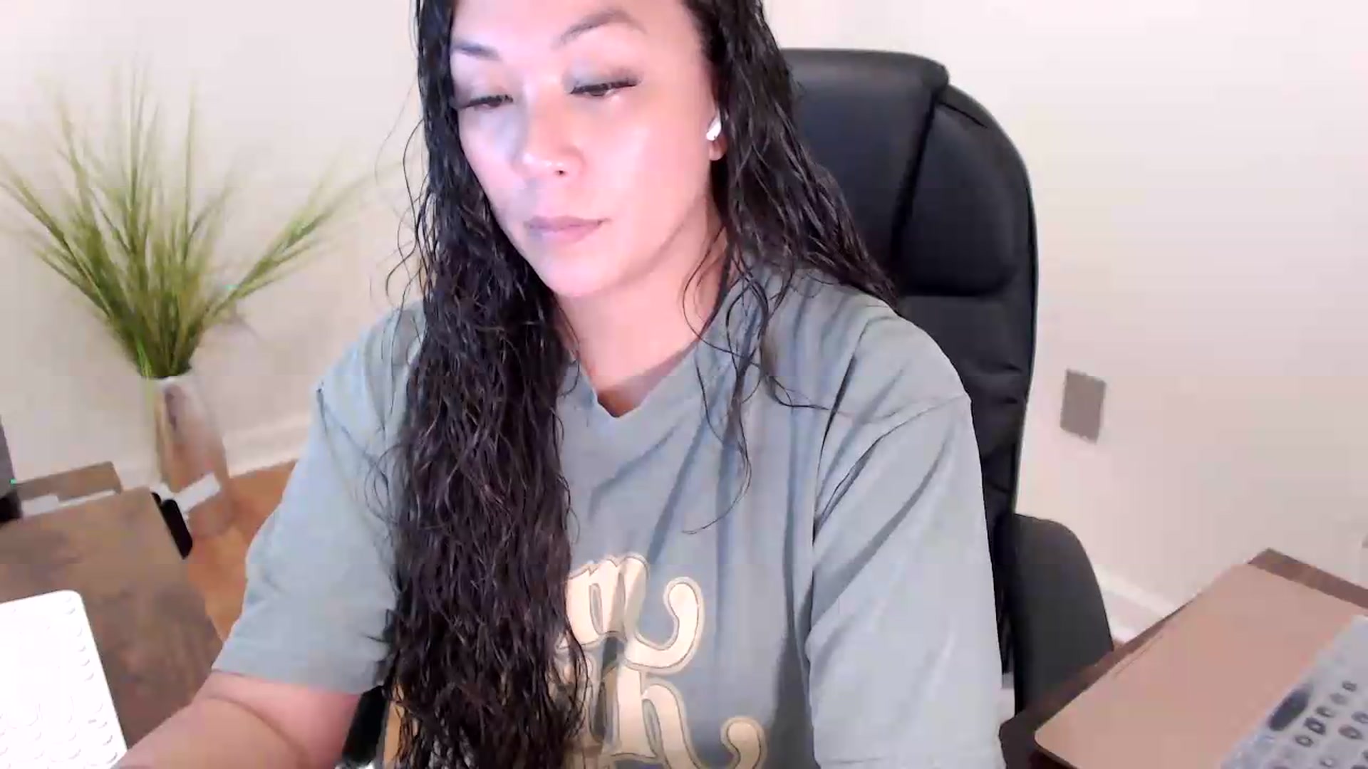 Gallery image thumbnail from CoconutCreme's myfreecams stream on, 08/11/2026, 19:25 image 12 of 20