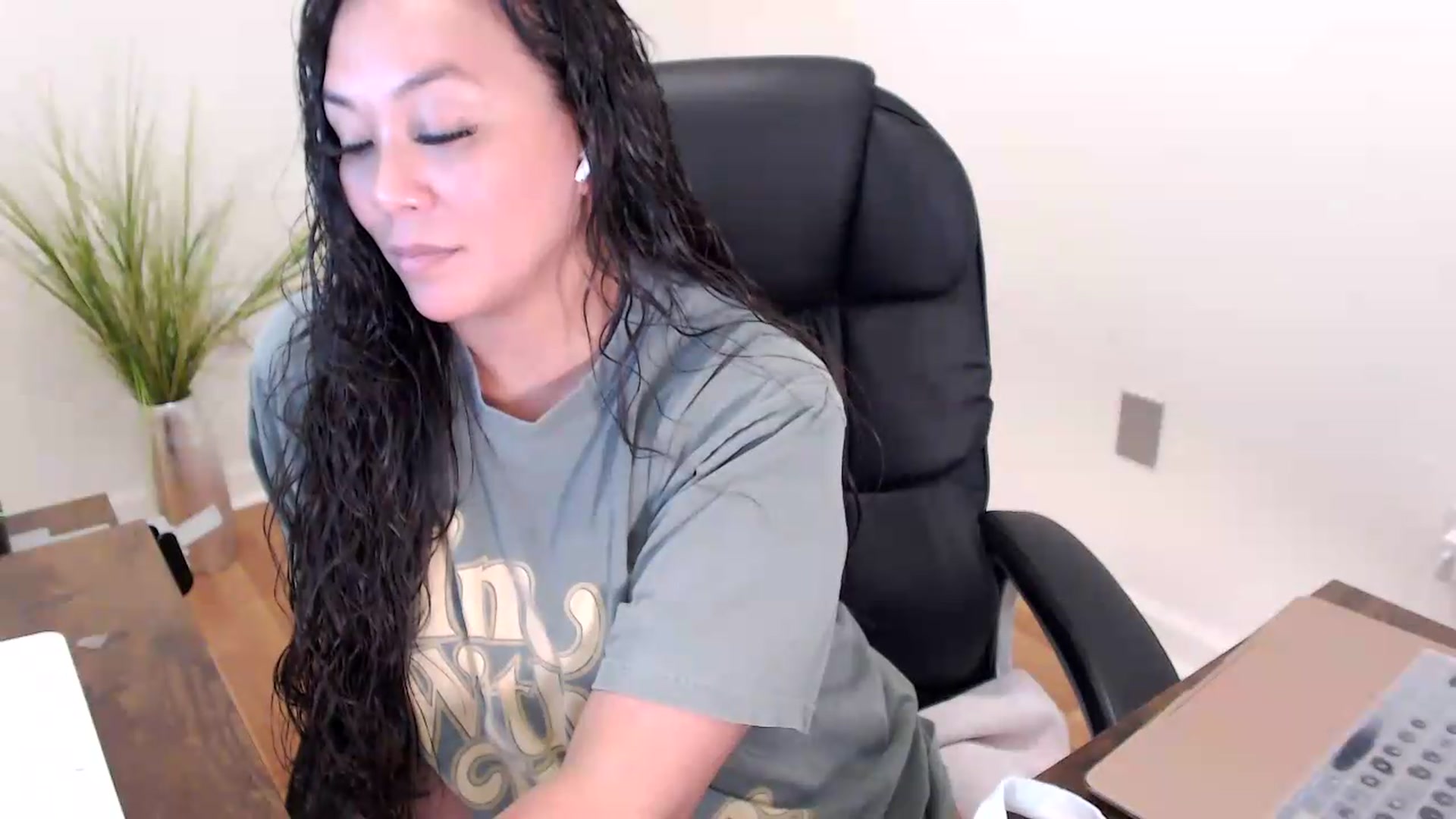 Gallery image thumbnail from CoconutCreme's myfreecams stream on, 08/11/2026, 20:22 image 11 of 20