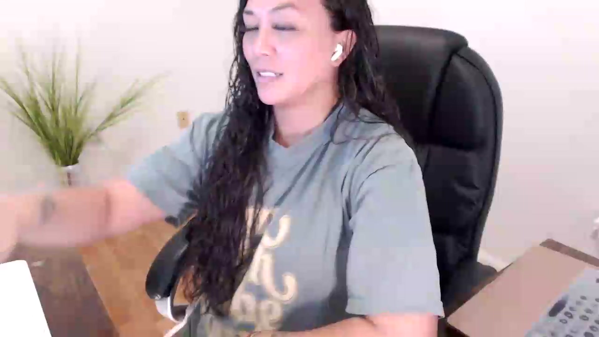 Gallery image thumbnail from CoconutCreme's myfreecams stream on, 08/11/2026, 20:22 image 7 of 20