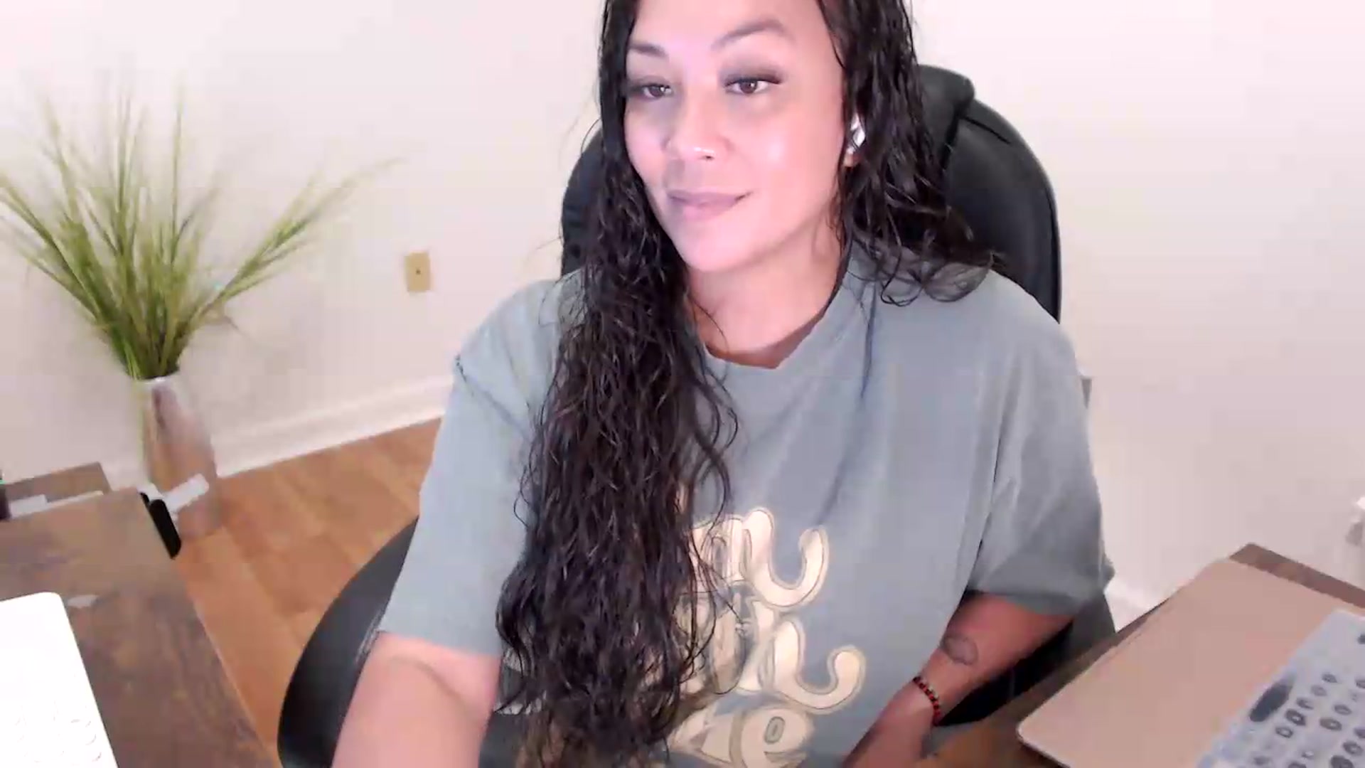 Gallery image thumbnail from CoconutCreme's myfreecams stream on, 08/11/2026, 20:22 image 6 of 20