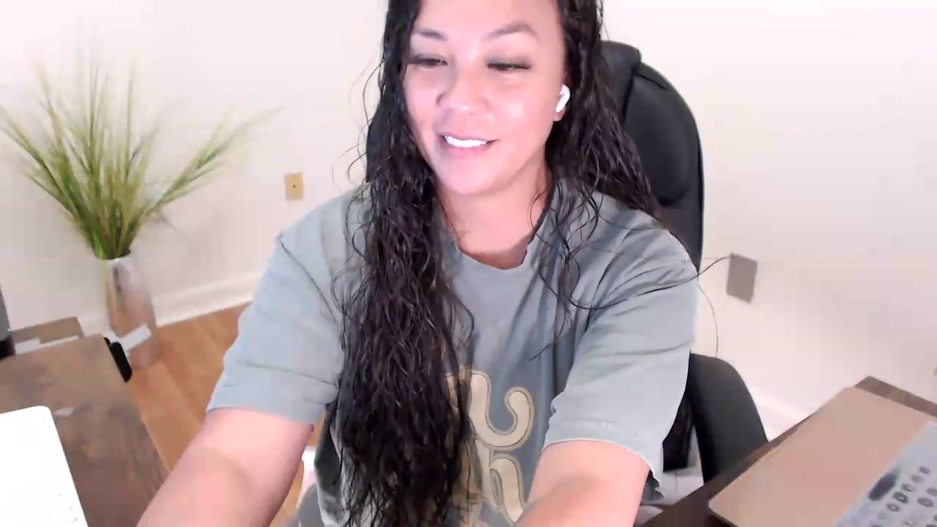 Gallery image thumbnail from CoconutCreme's myfreecams stream on, 08/11/2026, 20:22 image 3 of 20