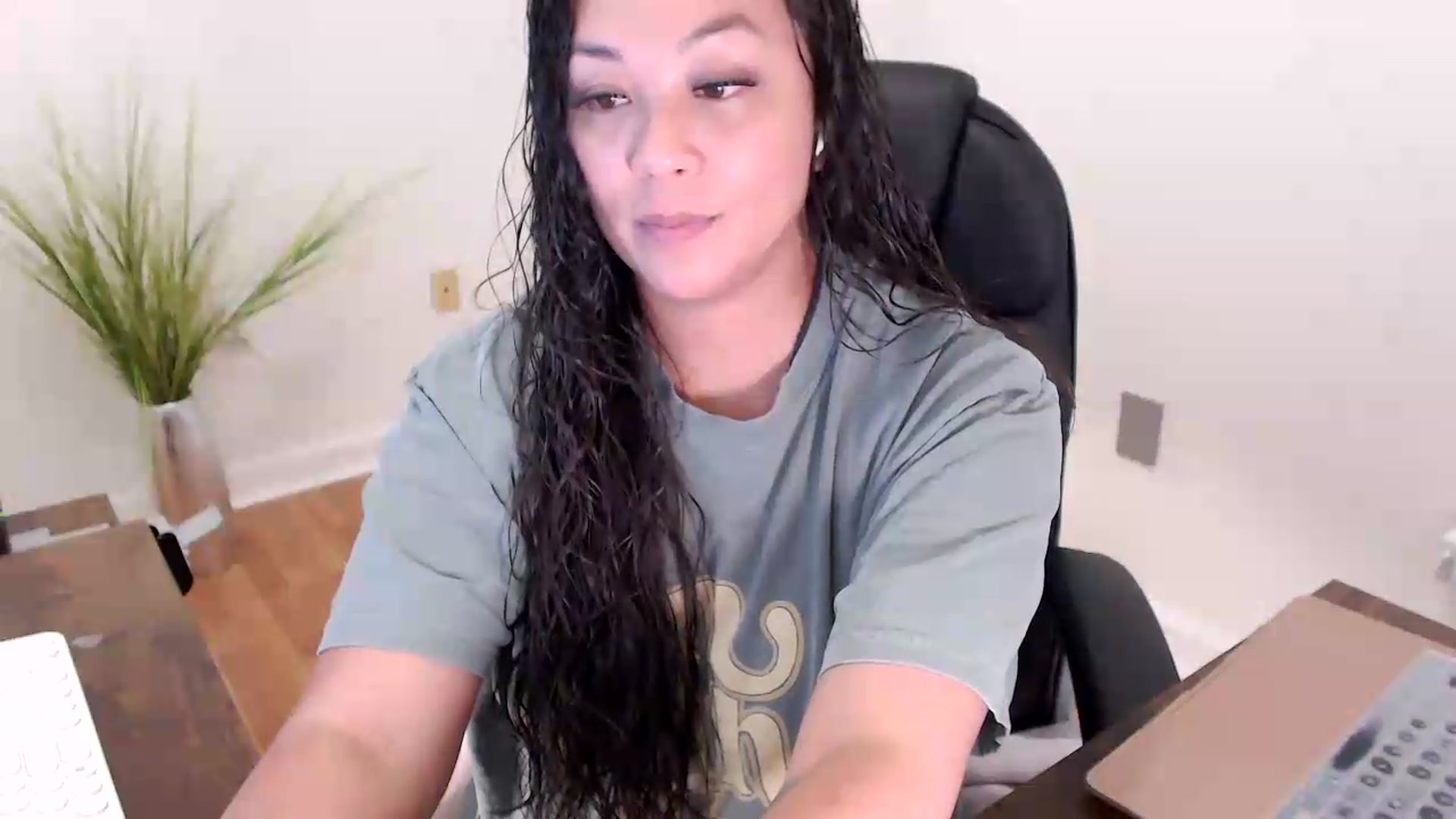 Gallery image thumbnail from CoconutCreme's myfreecams stream on, 08/11/2026, 20:22 image 5 of 20