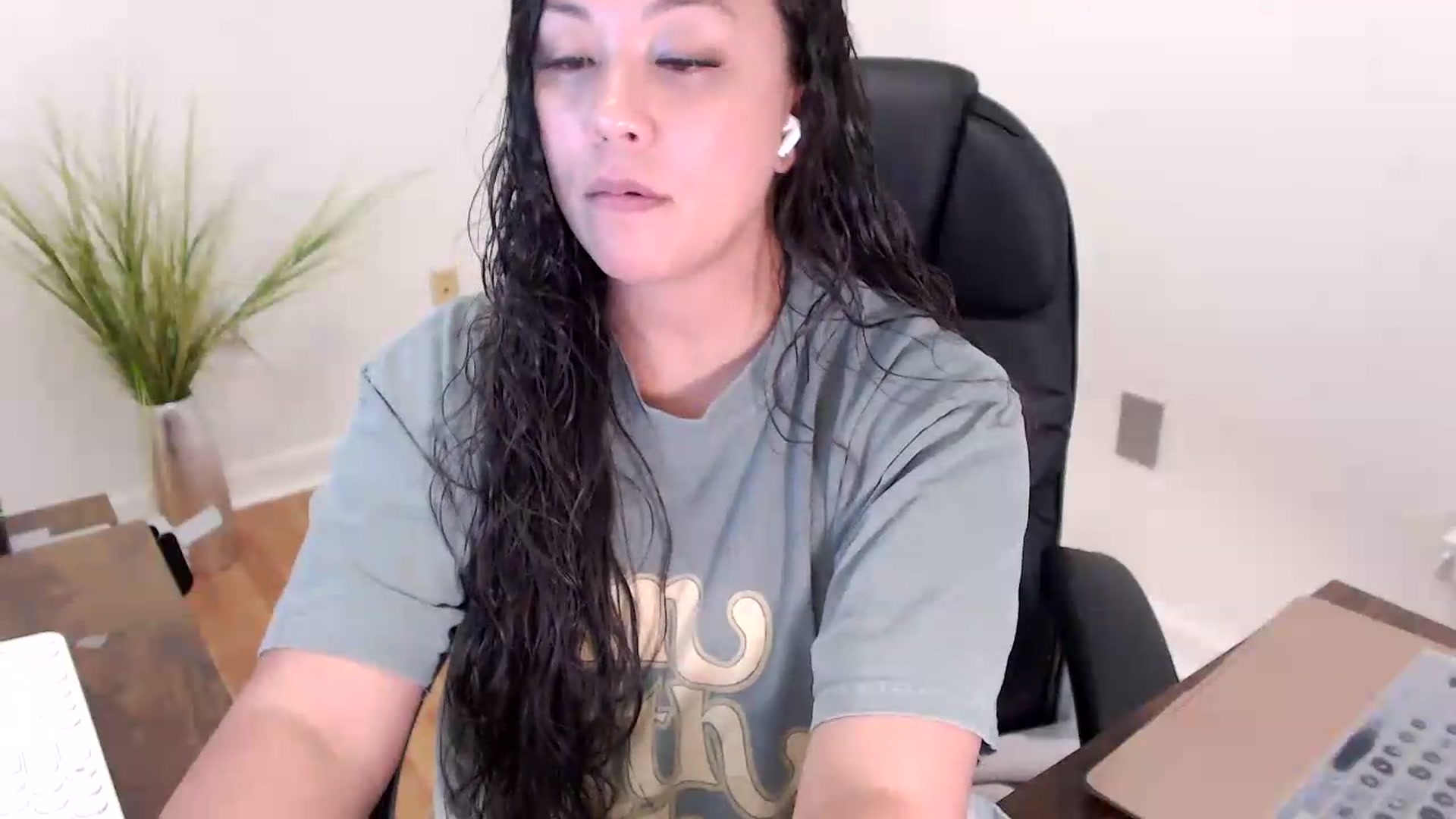 Gallery image thumbnail from CoconutCreme's myfreecams stream on, 08/11/2026, 20:22 image 12 of 20