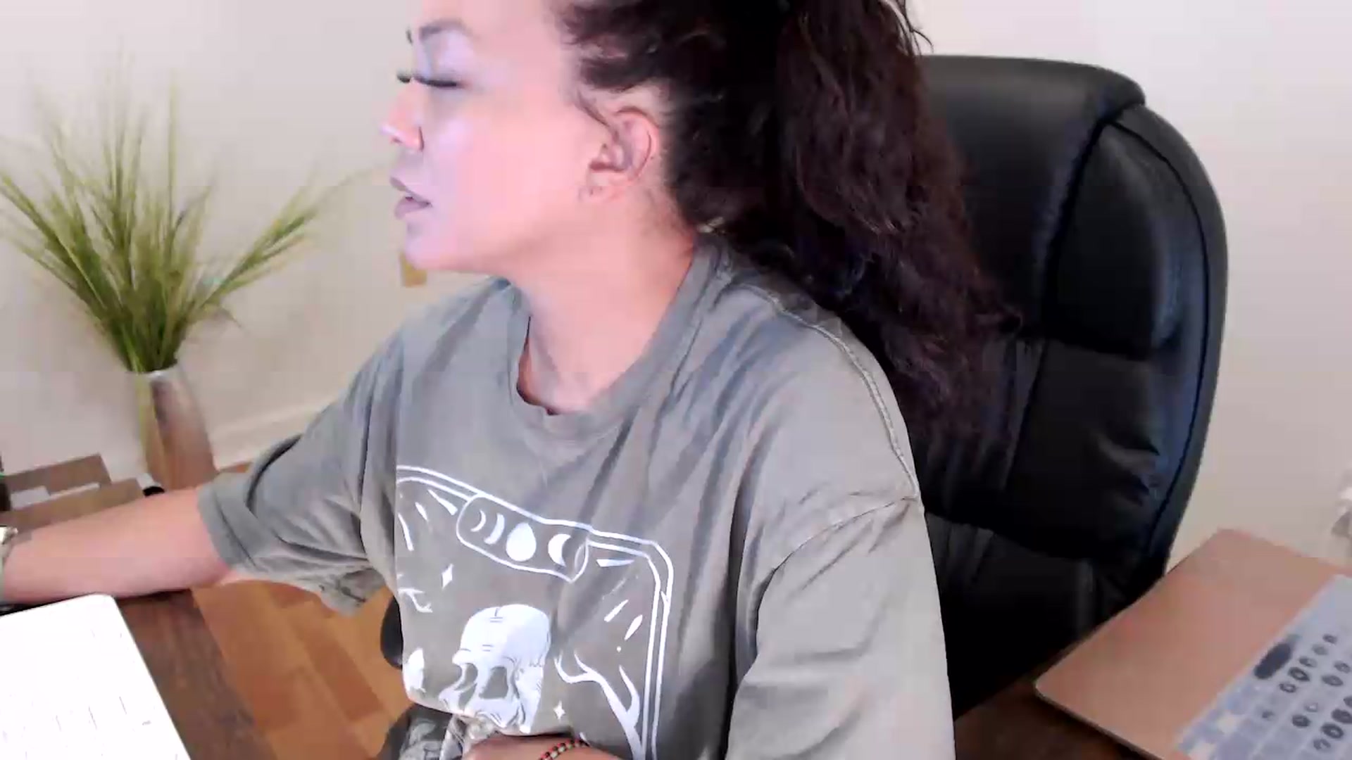 Gallery image thumbnail from CoconutCreme's myfreecams stream on, 09/04/2026, 14:03 image 17 of 20