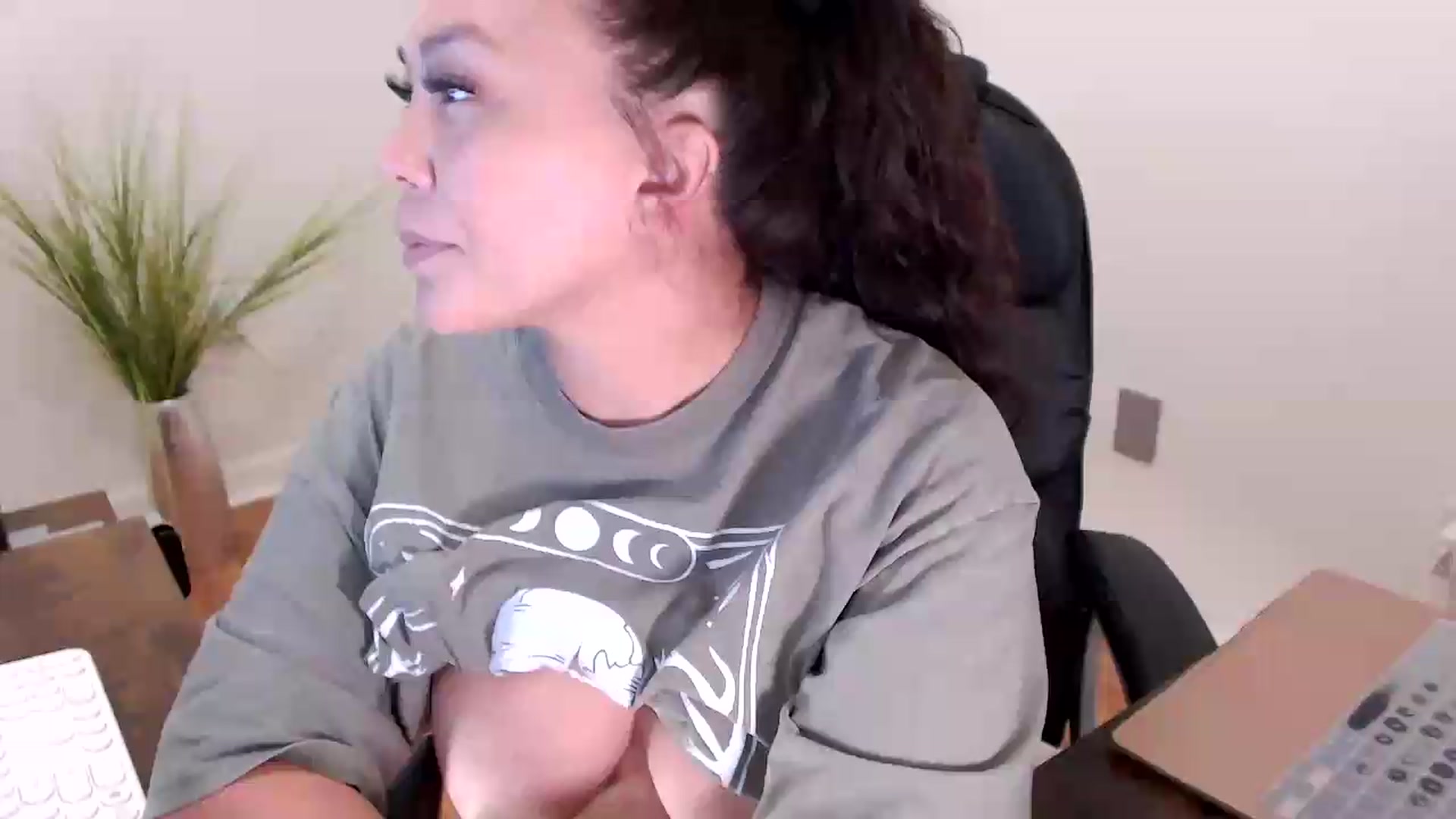 Gallery image thumbnail from CoconutCreme's myfreecams stream on, 09/04/2026, 18:40 image 18 of 20