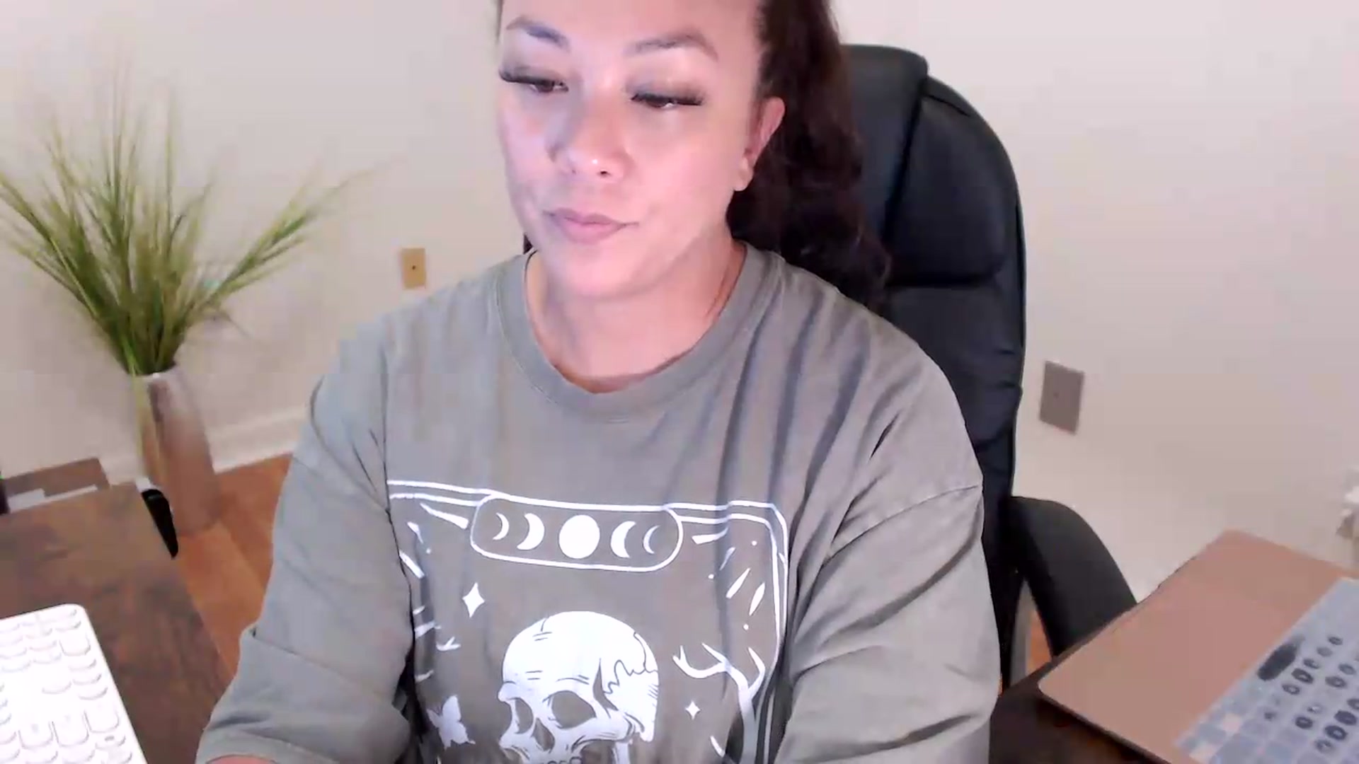 Gallery image thumbnail from CoconutCreme's myfreecams stream on, 09/04/2026, 18:40 image 6 of 20
