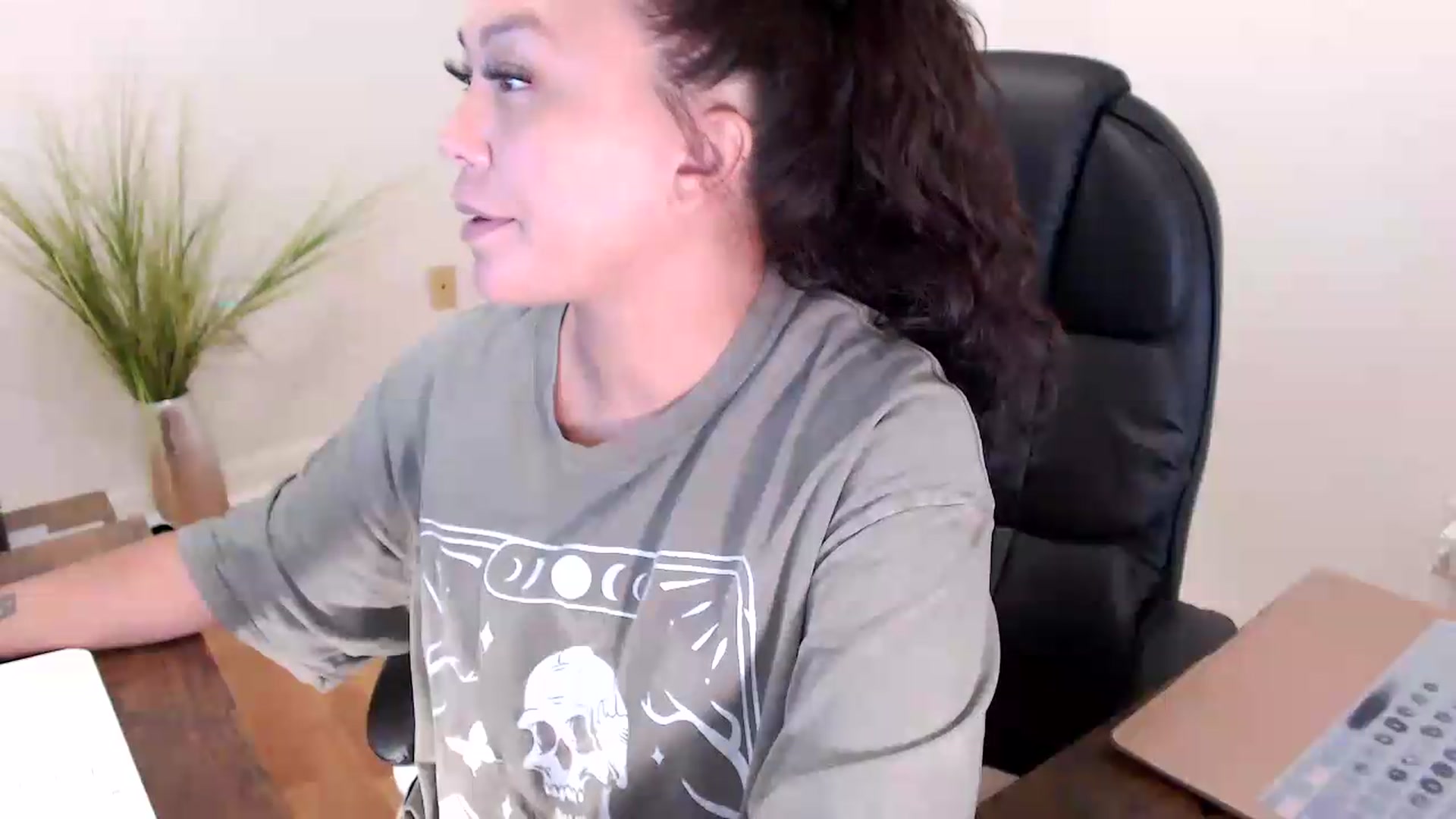 Gallery image thumbnail from CoconutCreme's myfreecams stream on, 09/04/2026, 18:40 image 16 of 20
