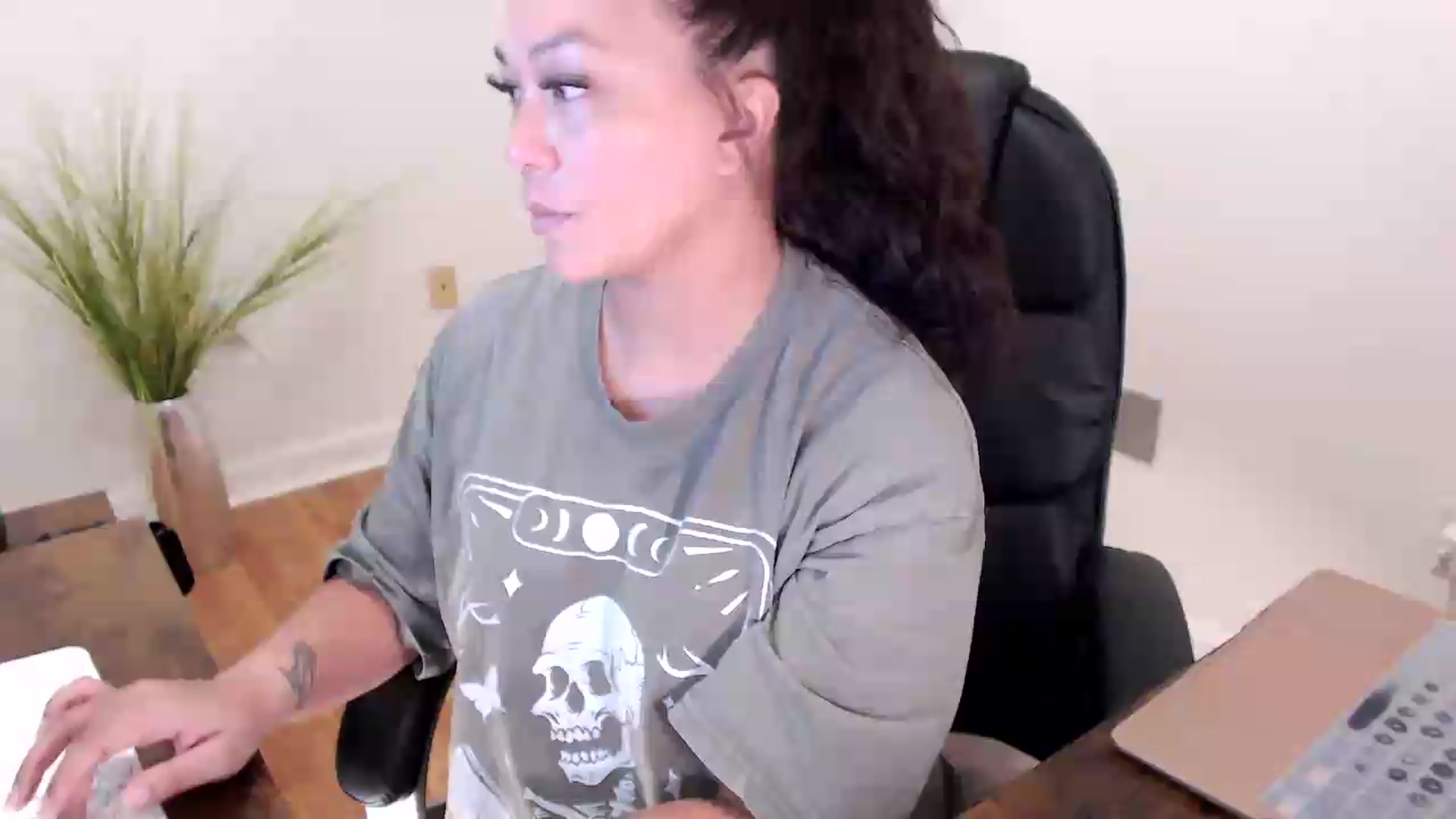 Gallery image thumbnail from CoconutCreme's myfreecams stream on, 09/04/2026, 19:40 image 16 of 20