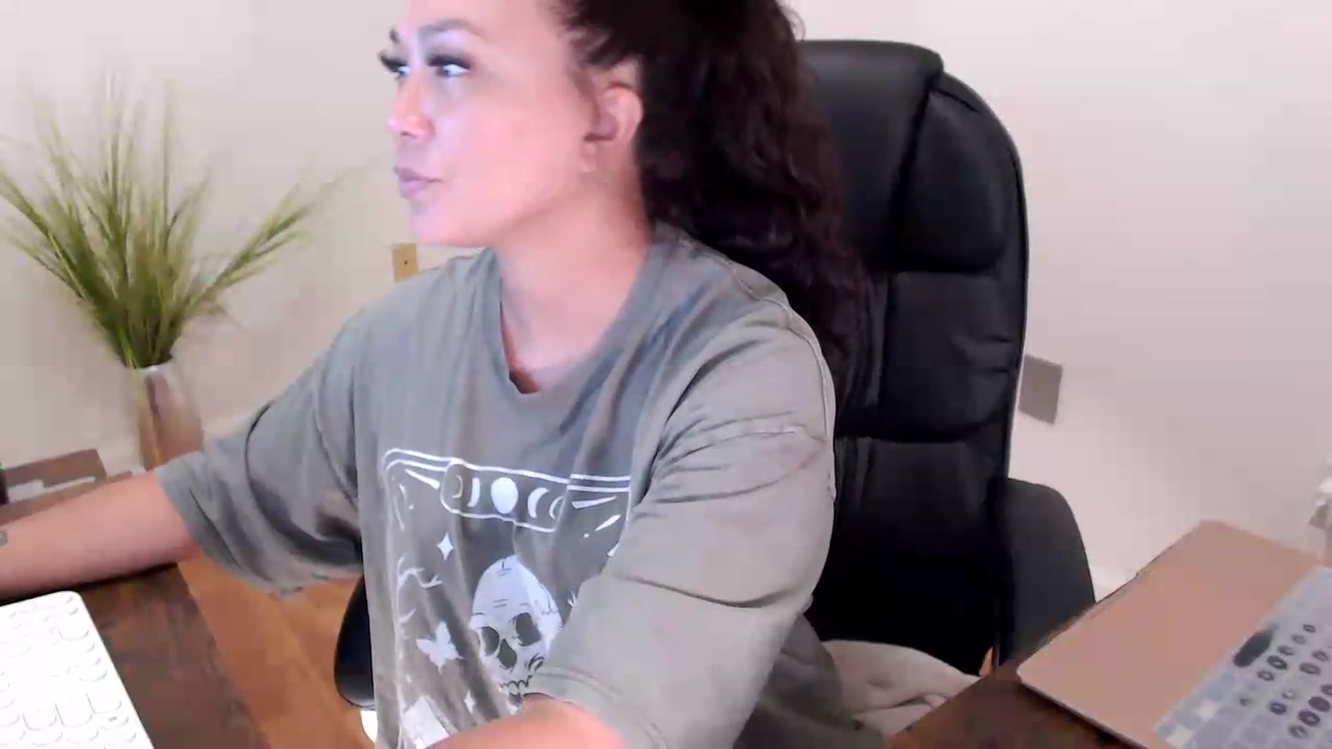 Gallery image thumbnail from CoconutCreme's myfreecams stream on, 09/04/2026, 19:40 image 3 of 20