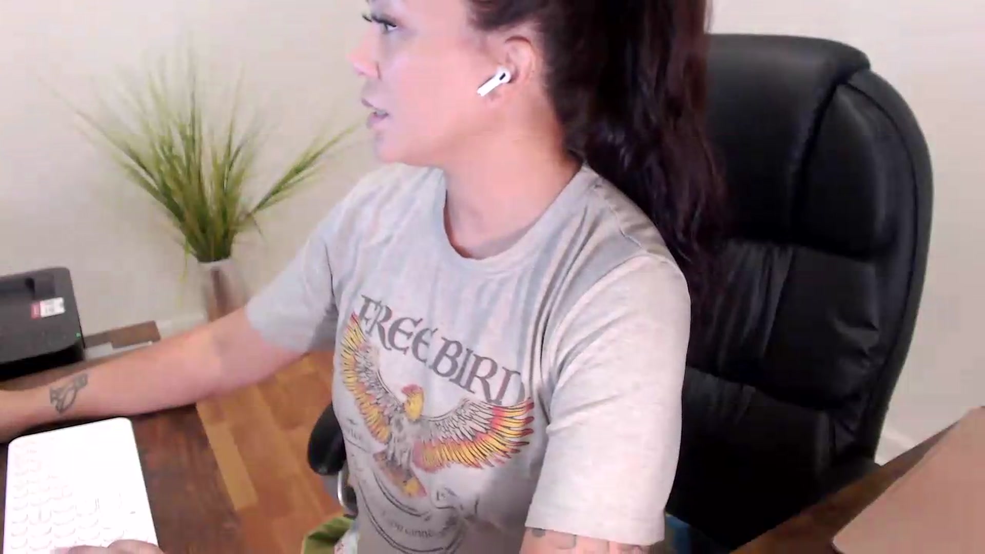 Gallery image thumbnail from CoconutCreme's myfreecams stream on, 09/08/2026, 14:01 image 14 of 20