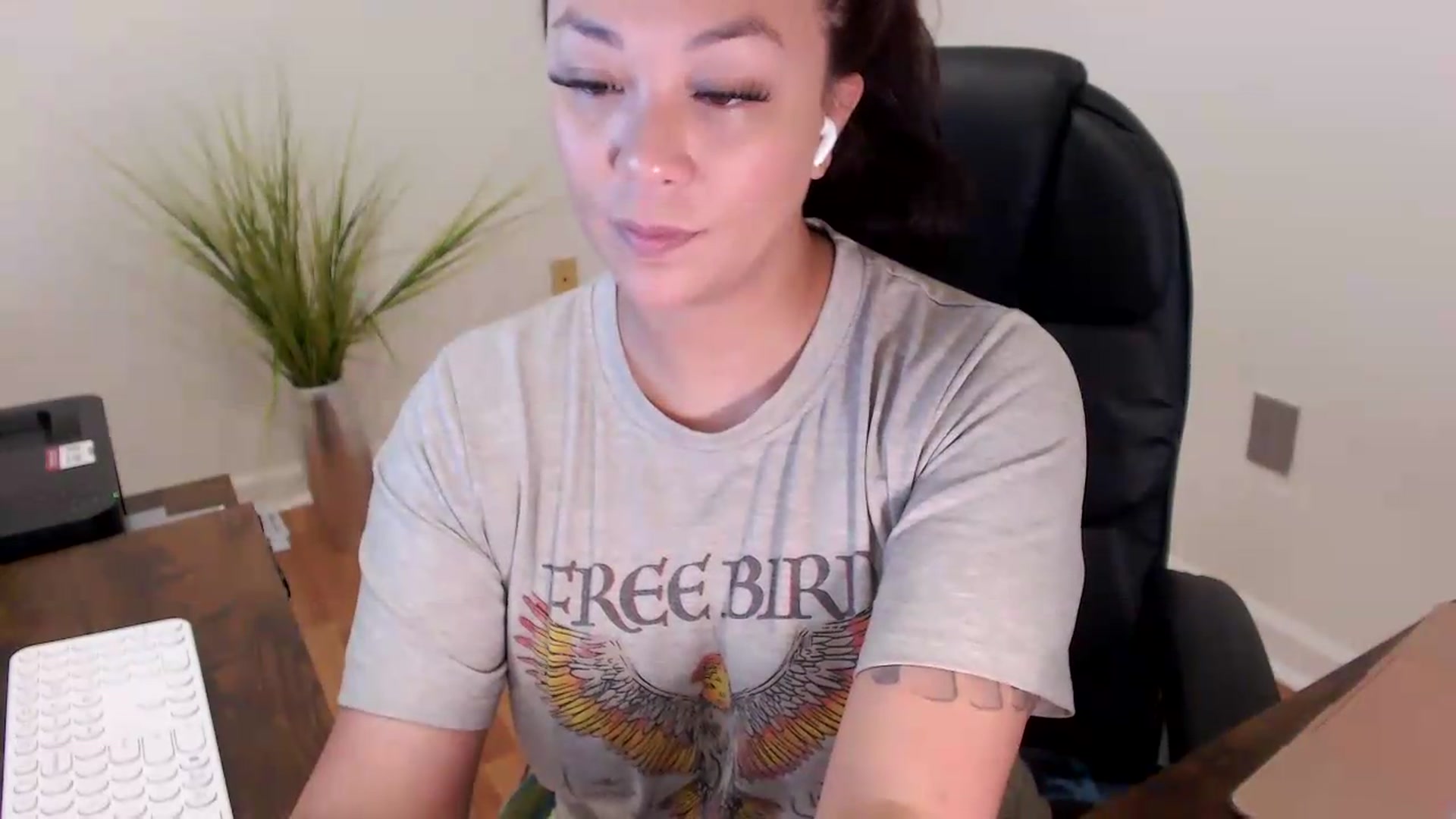 Gallery image thumbnail from CoconutCreme's myfreecams stream on, 09/08/2026, 14:30 image 9 of 20