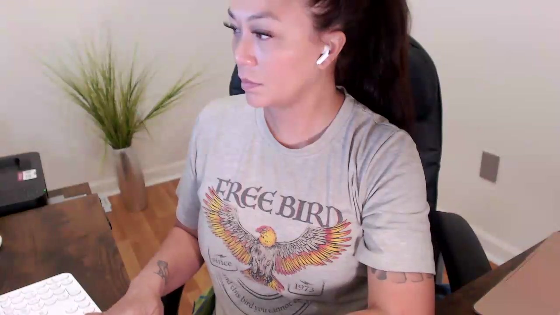 Gallery image thumbnail from CoconutCreme's myfreecams stream on, 09/08/2026, 14:30 image 17 of 20