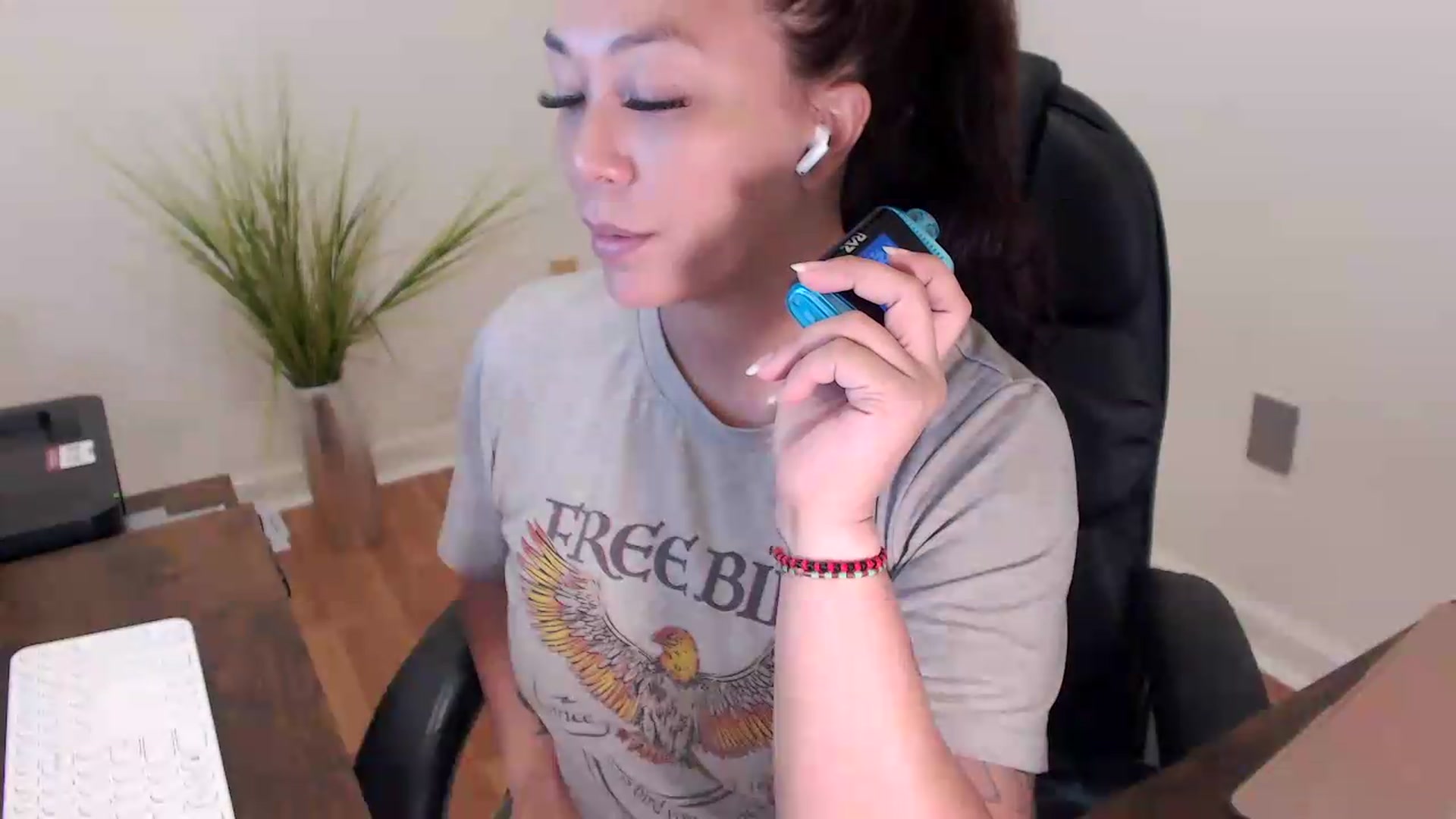 Gallery image thumbnail from CoconutCreme's myfreecams stream on, 09/08/2026, 14:30 image 4 of 20
