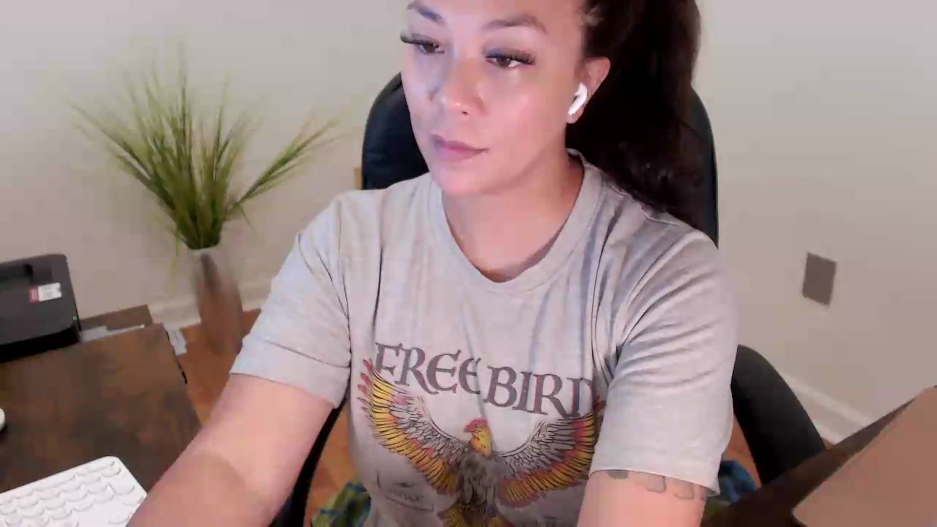 Gallery image thumbnail from CoconutCreme's myfreecams stream on, 09/08/2026, 14:30 image 20 of 20