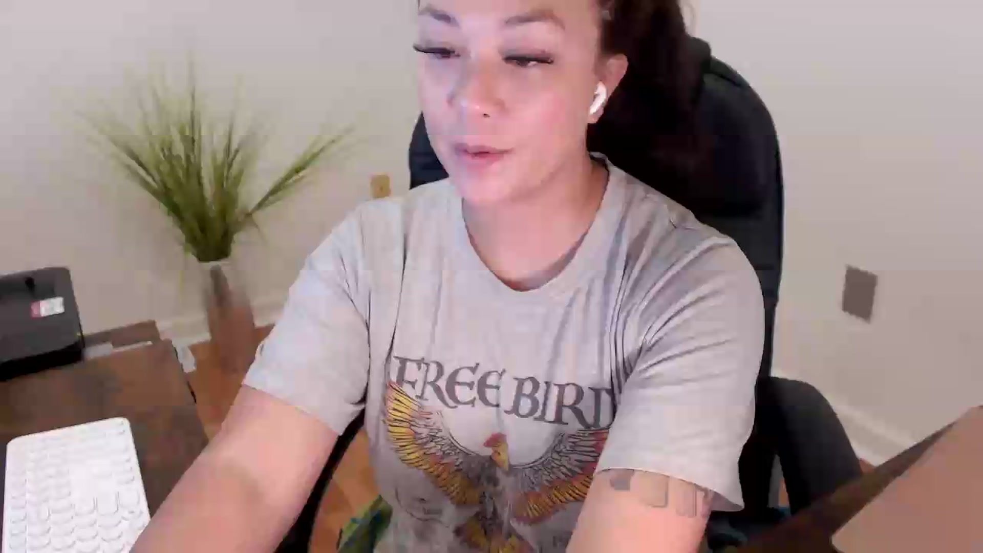 Gallery image thumbnail from CoconutCreme's myfreecams stream on, 09/08/2026, 14:30 image 7 of 20