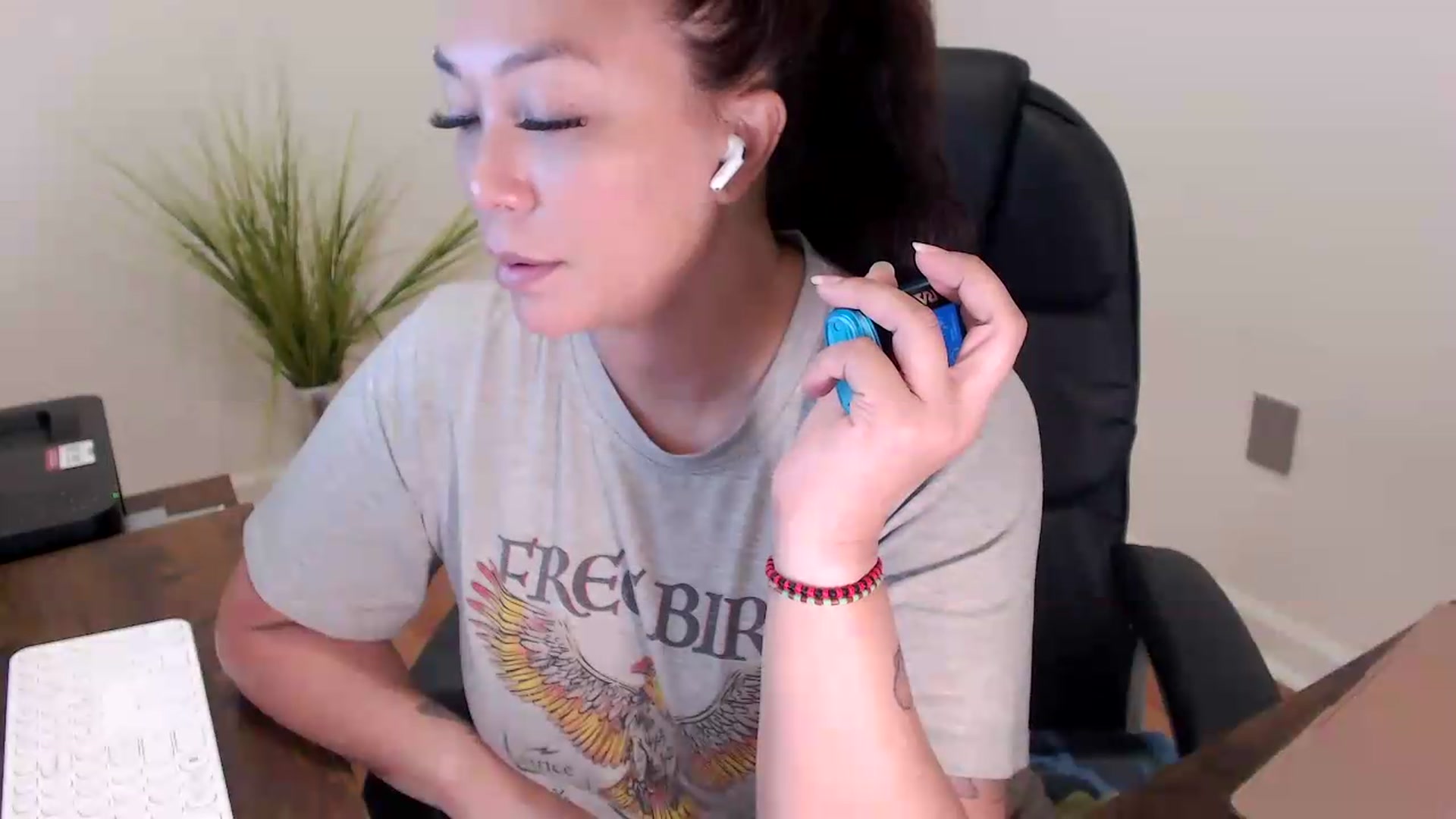 Gallery image thumbnail from CoconutCreme's myfreecams stream on, 09/08/2026, 14:30 image 8 of 20